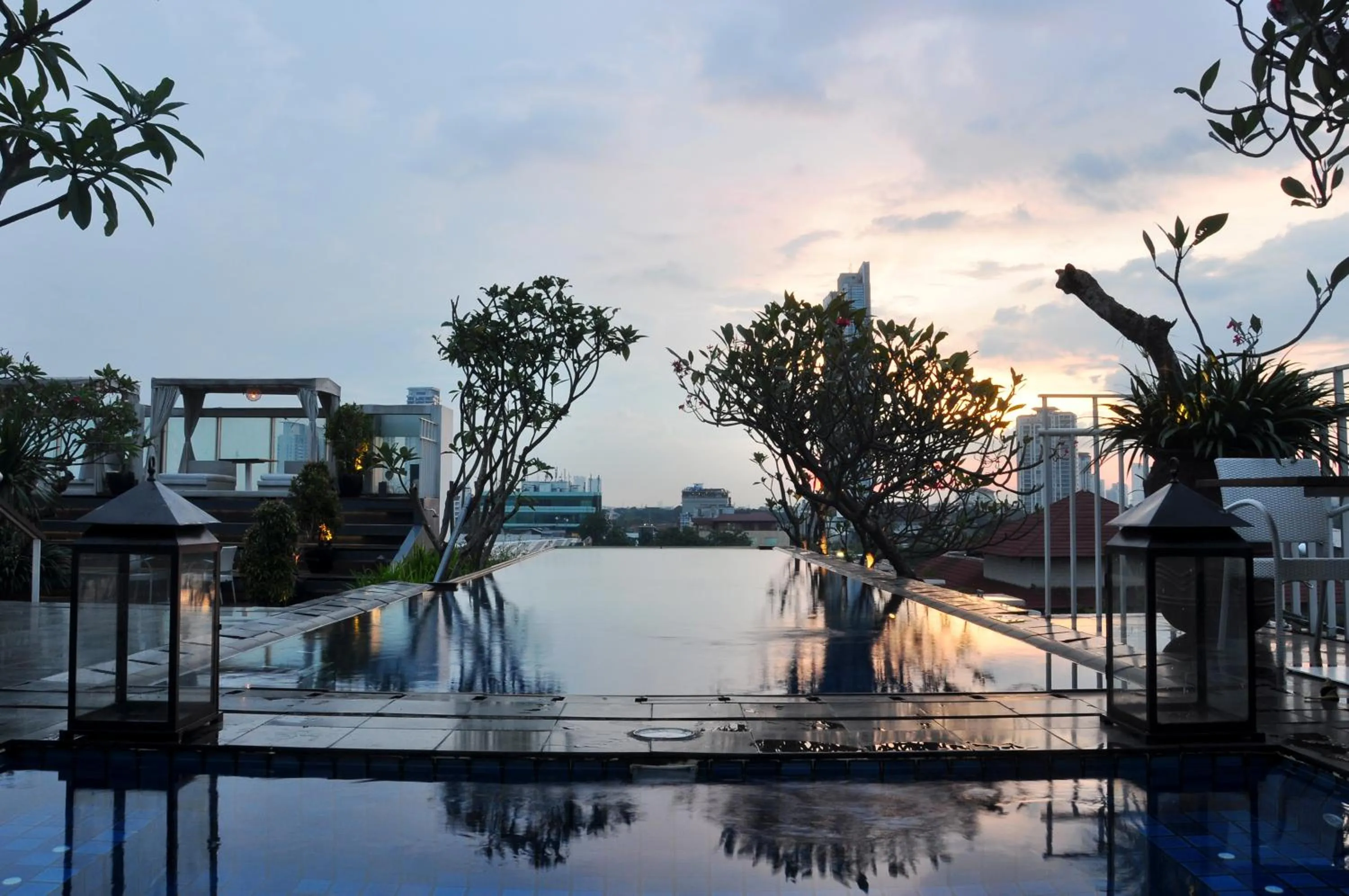Swimming pool in Kemang Icon