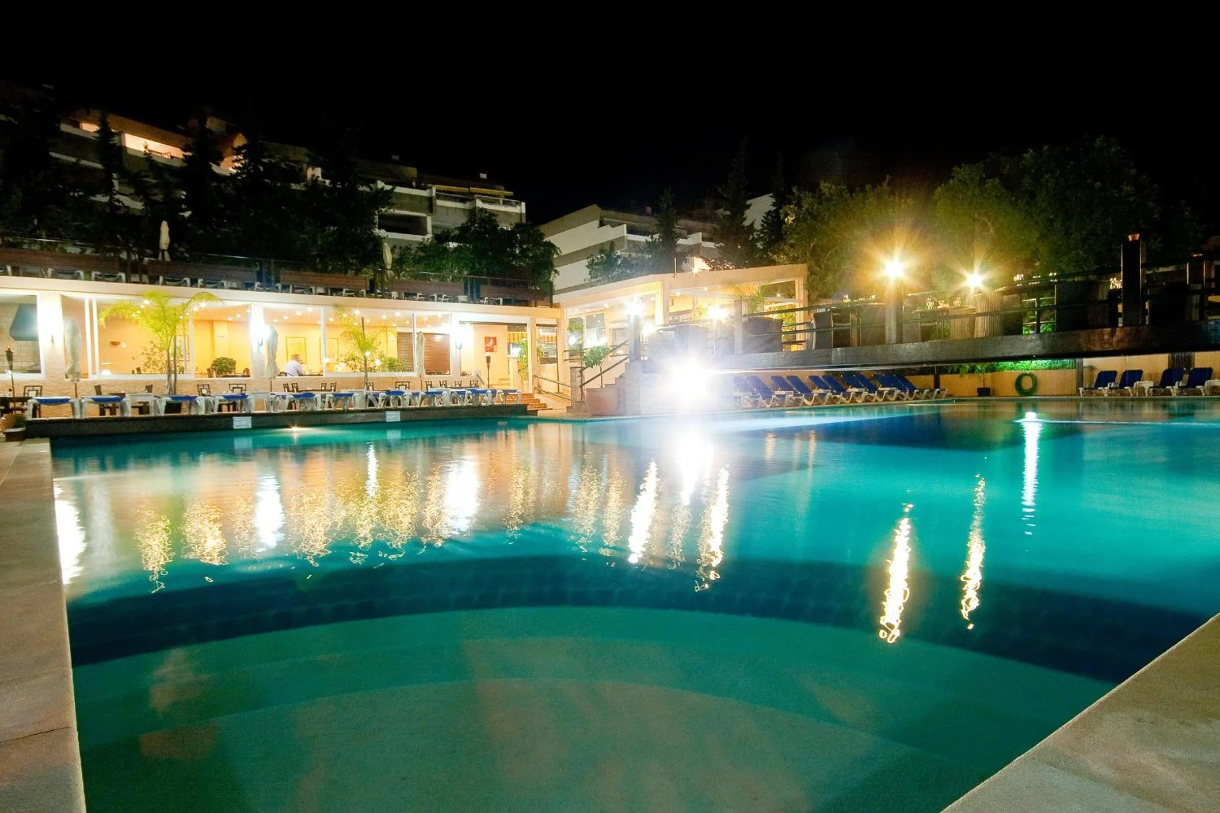 Swimming pool in Hotel Balaia Mar