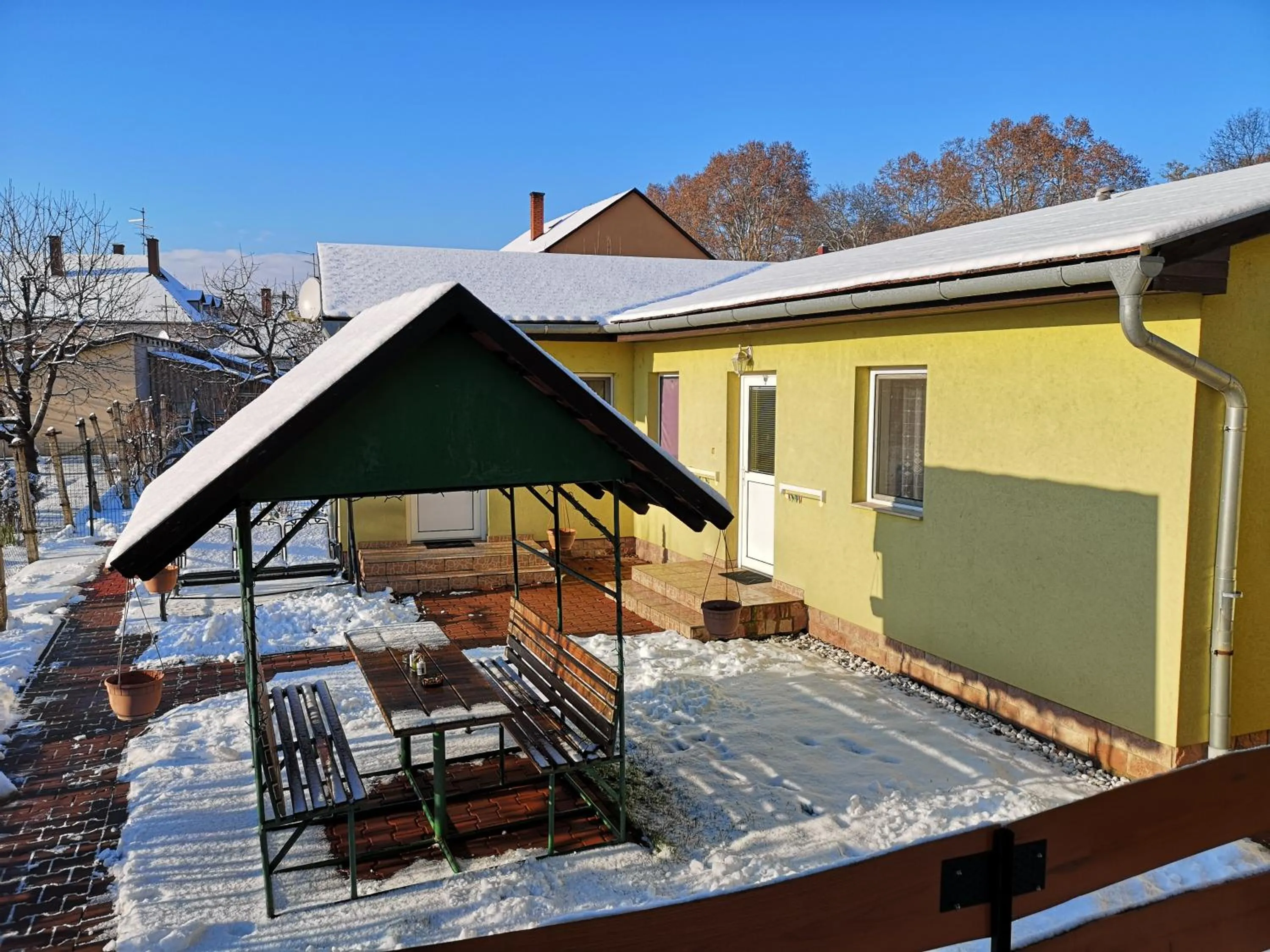 Property building in Apartman Kaszás Garden