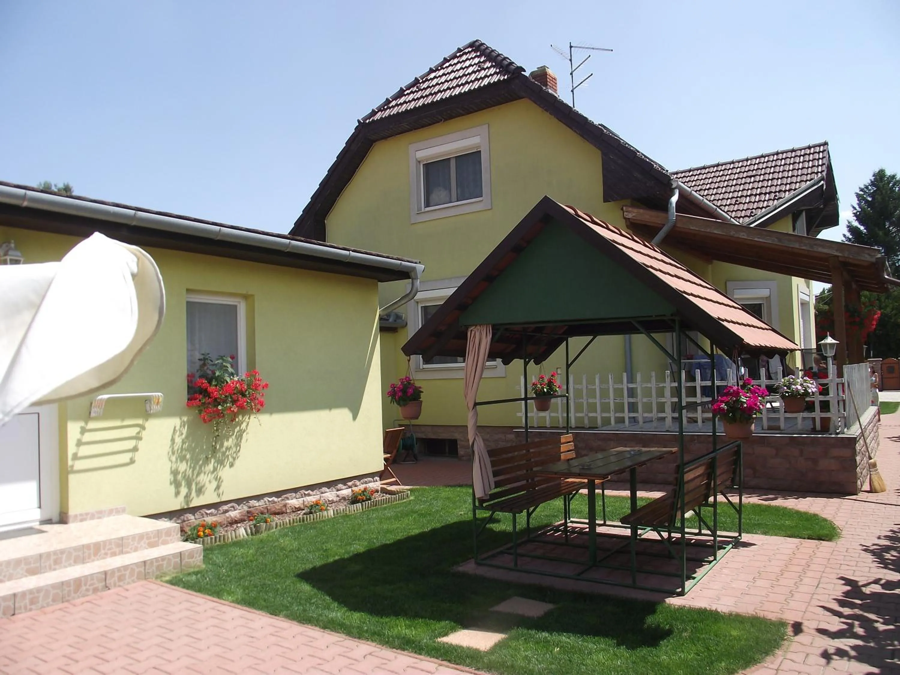Garden view in Apartman Kaszás Garden