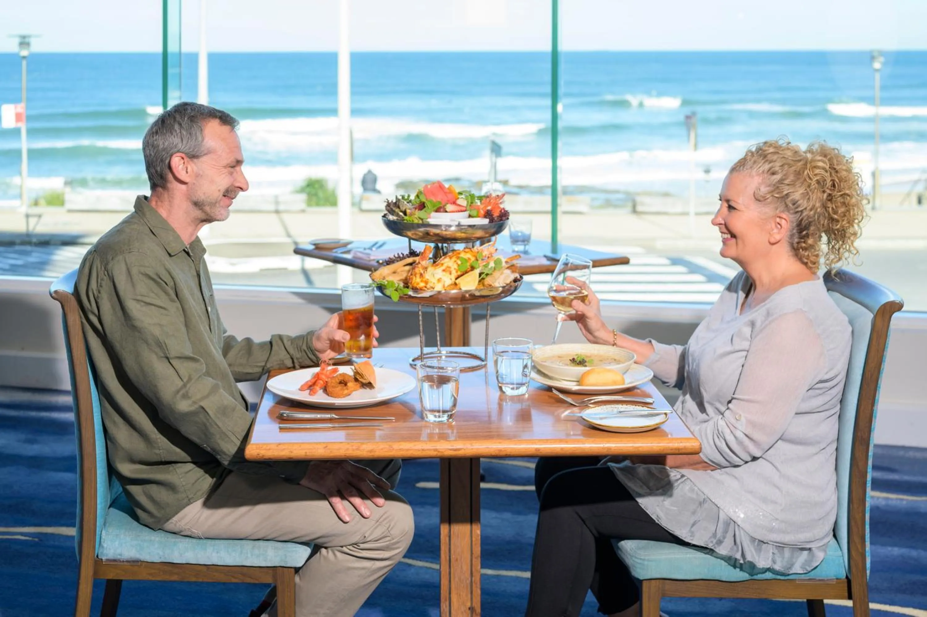 Restaurant/places to eat in Noah's On the Beach