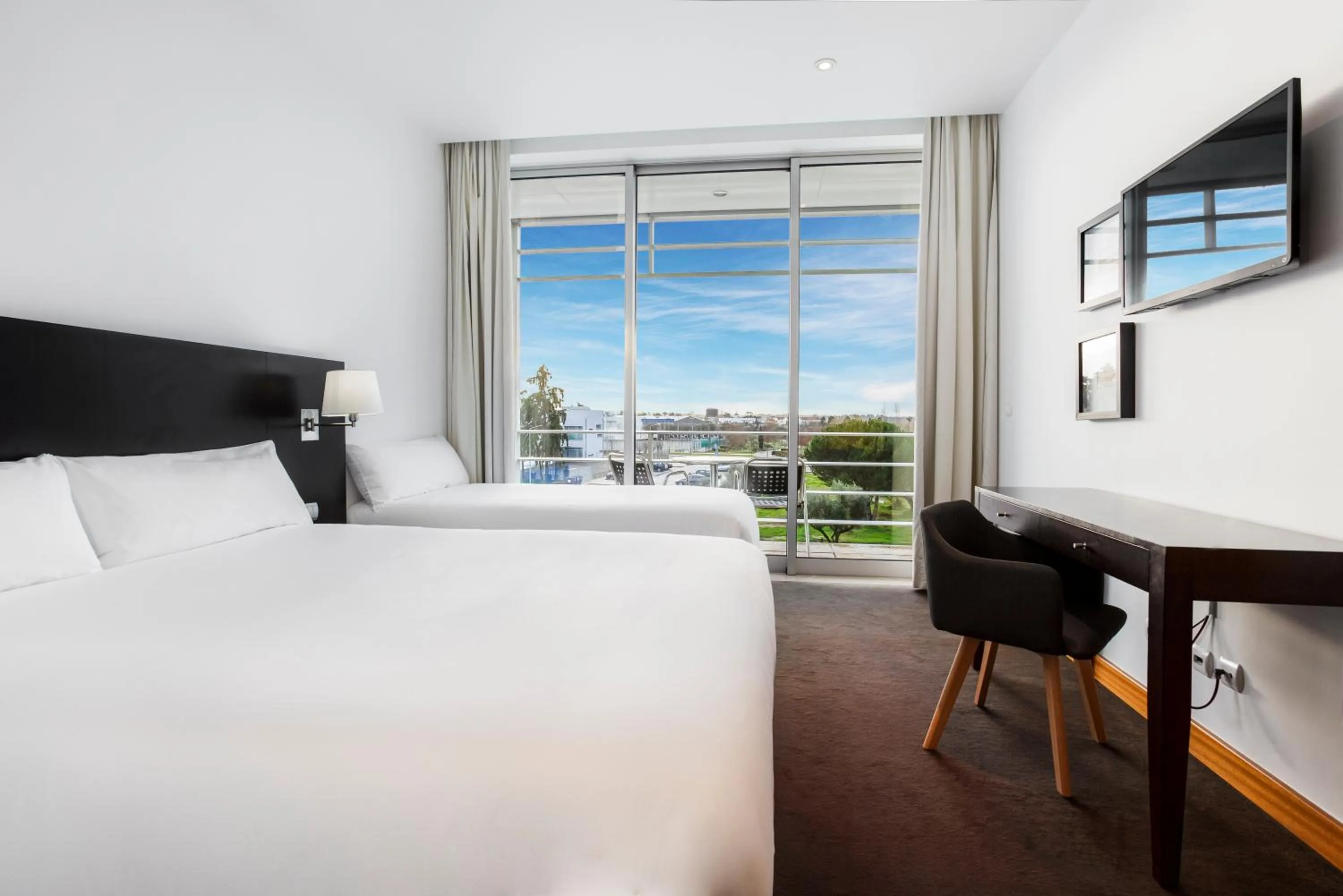 Bed in B&B HOTEL Cantanhede Coimbra