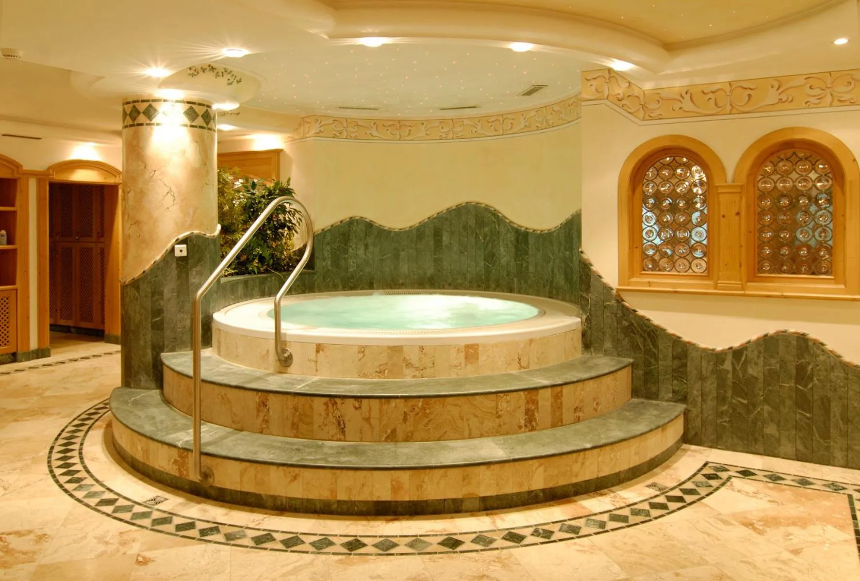 Hot Tub in Residence Isabell