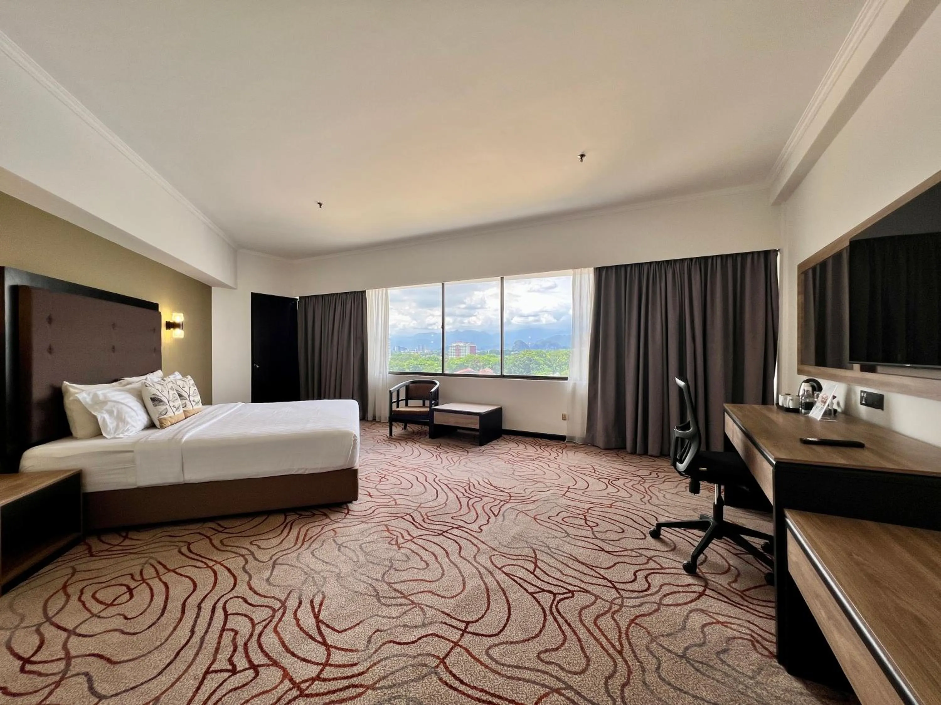 TV and multimedia, Bed in Impiana Hotel Ipoh