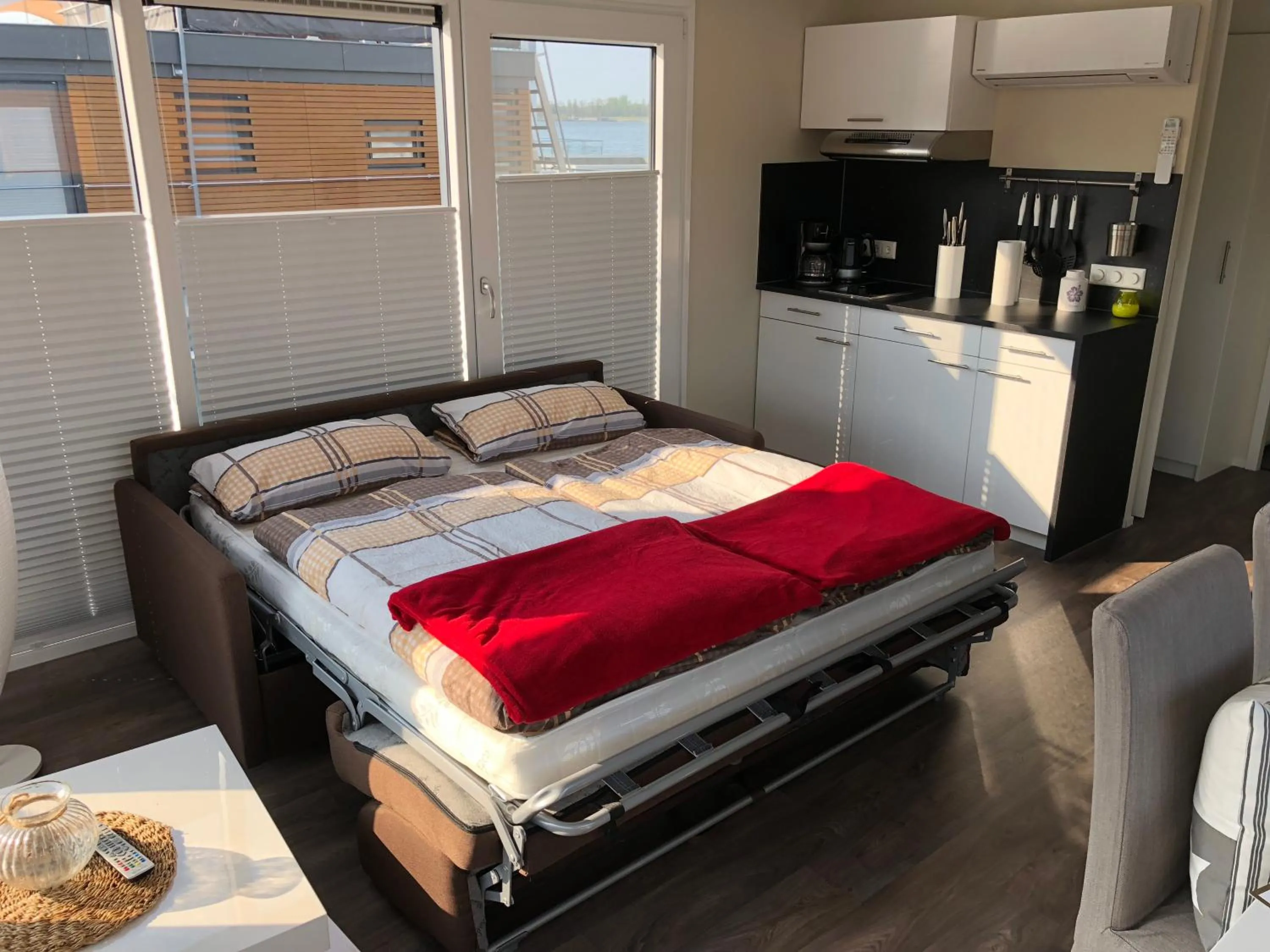 Living room, Bed in Hausboot Harmonie