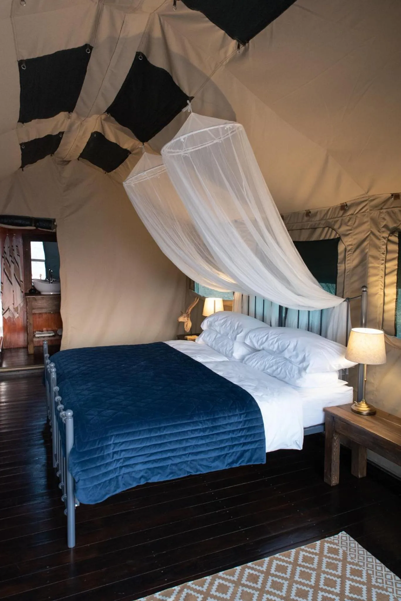 Photo of the whole room, Bed in Parsons Hilltop Safari Camp