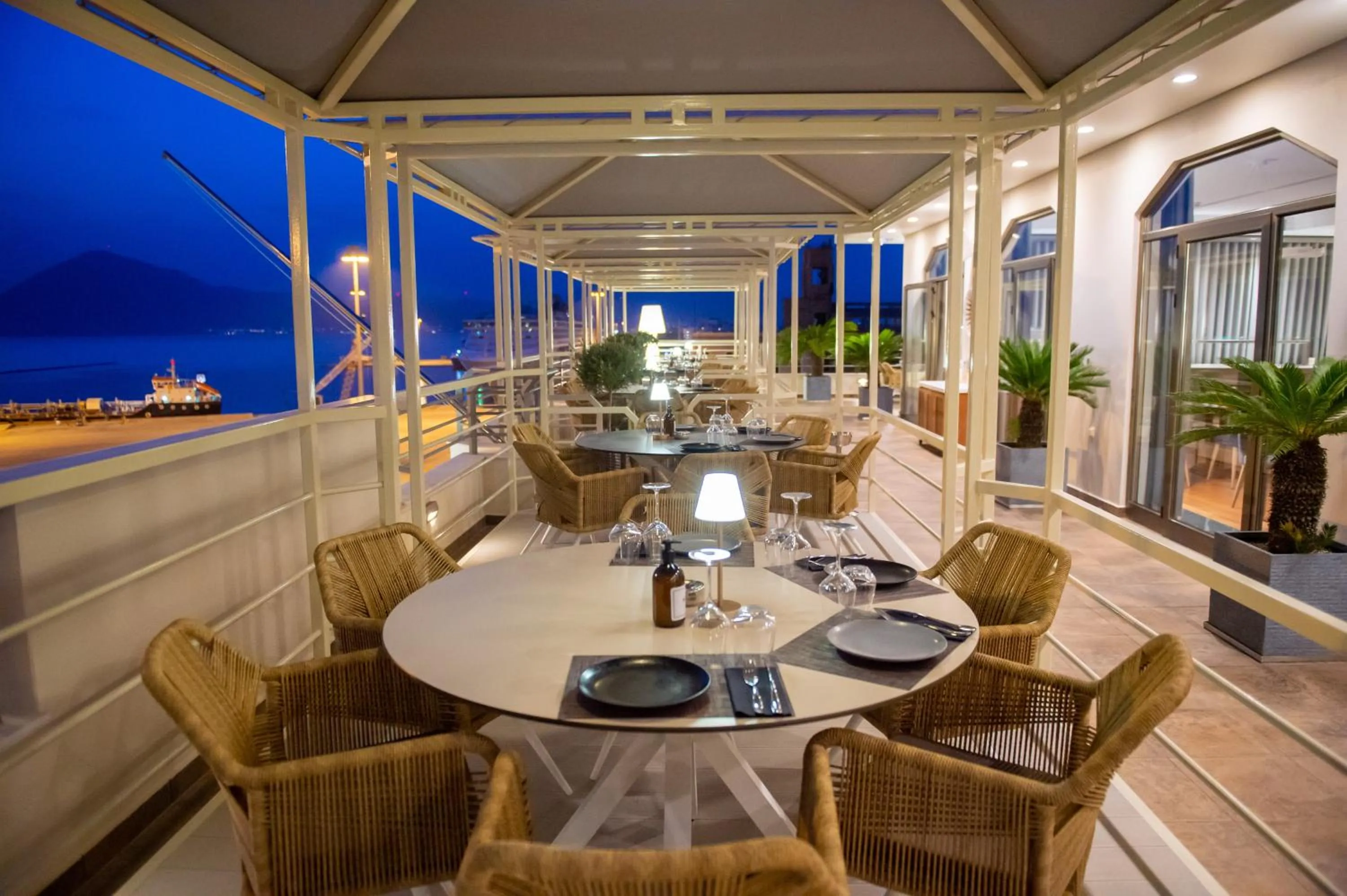 Lounge or bar in My Way Hotel & Events