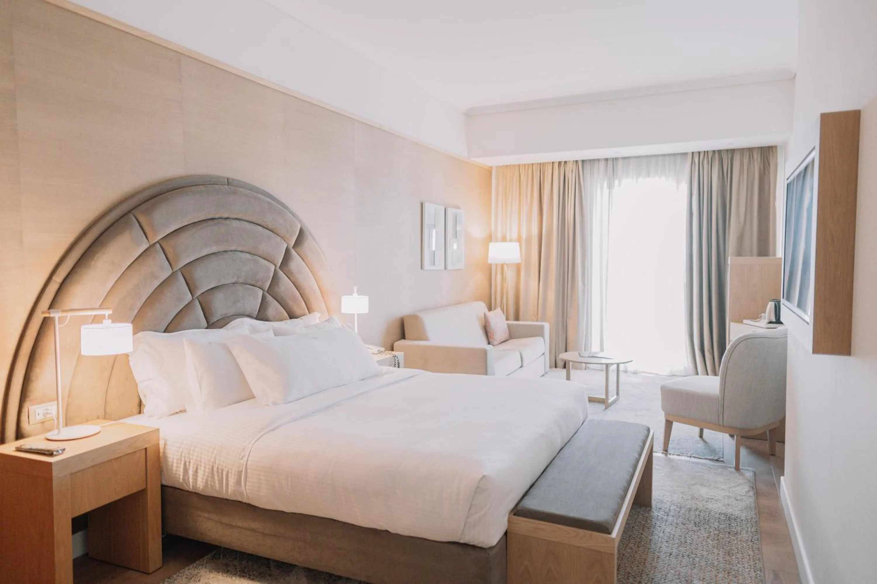 Photo of the whole room, Bed in My Way Hotel & Events