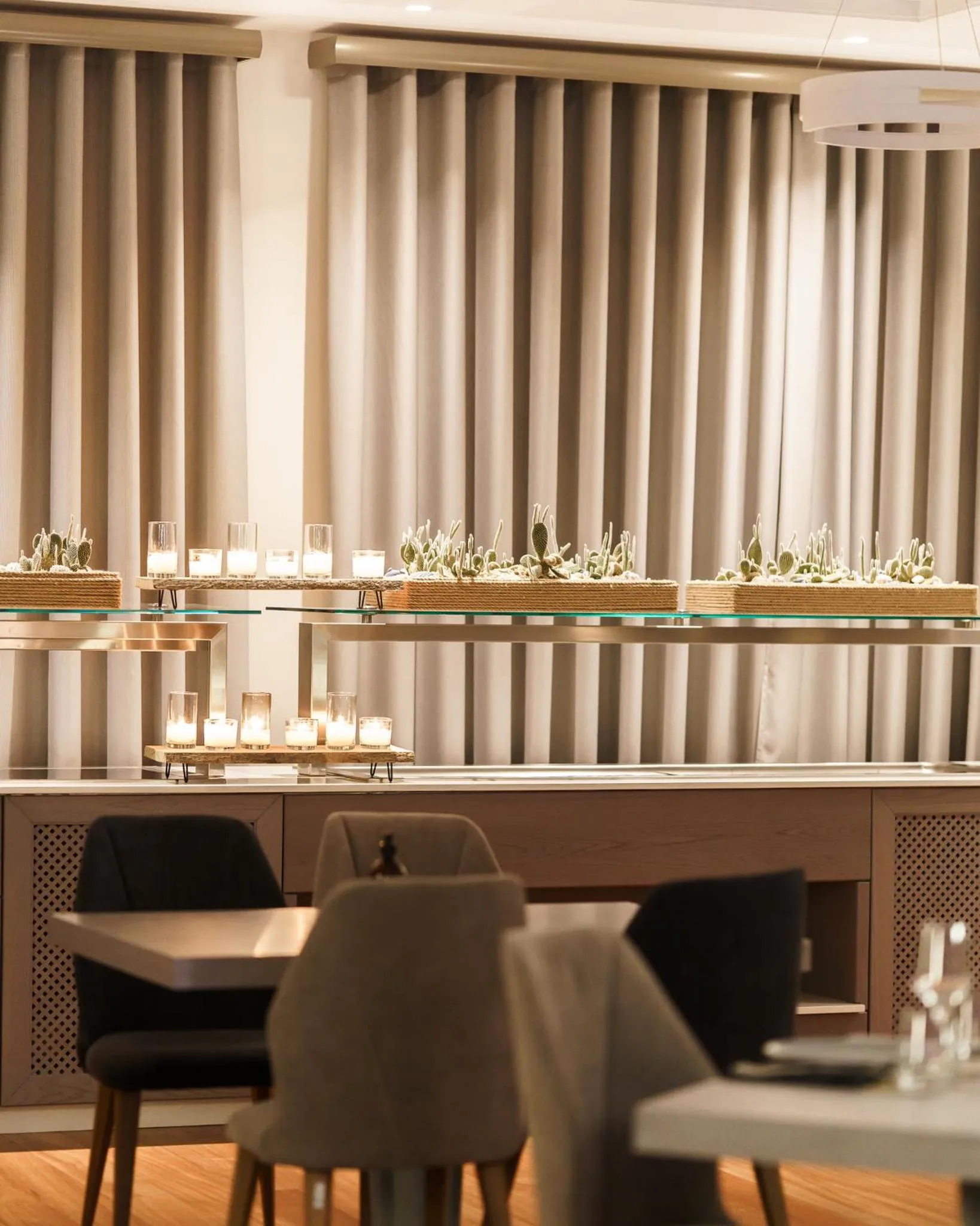 Restaurant/places to eat in My Way Hotel & Events