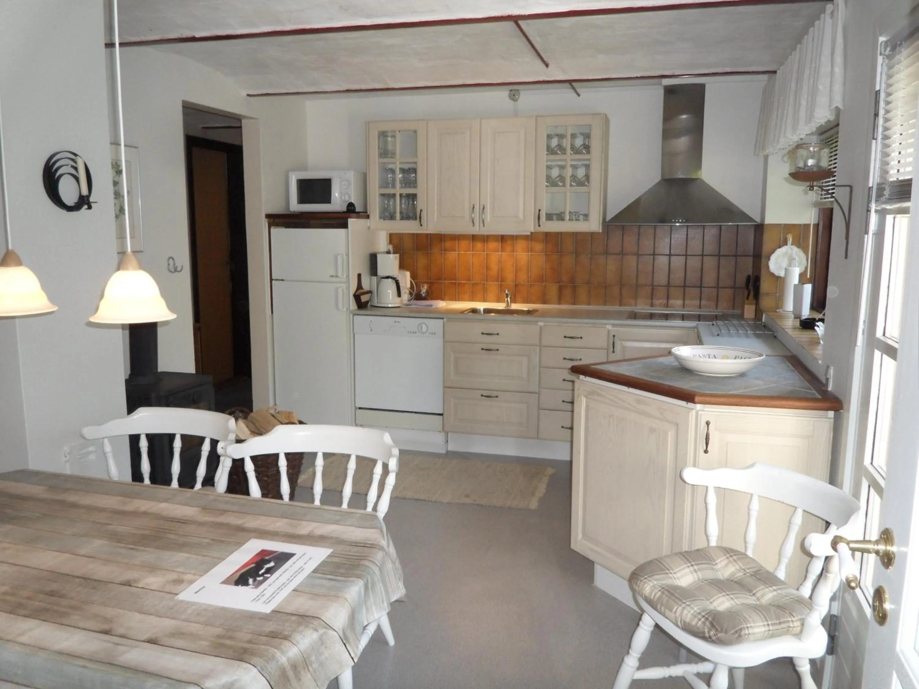 Kitchen or kitchenette in Lille Degnbøl Holiday House