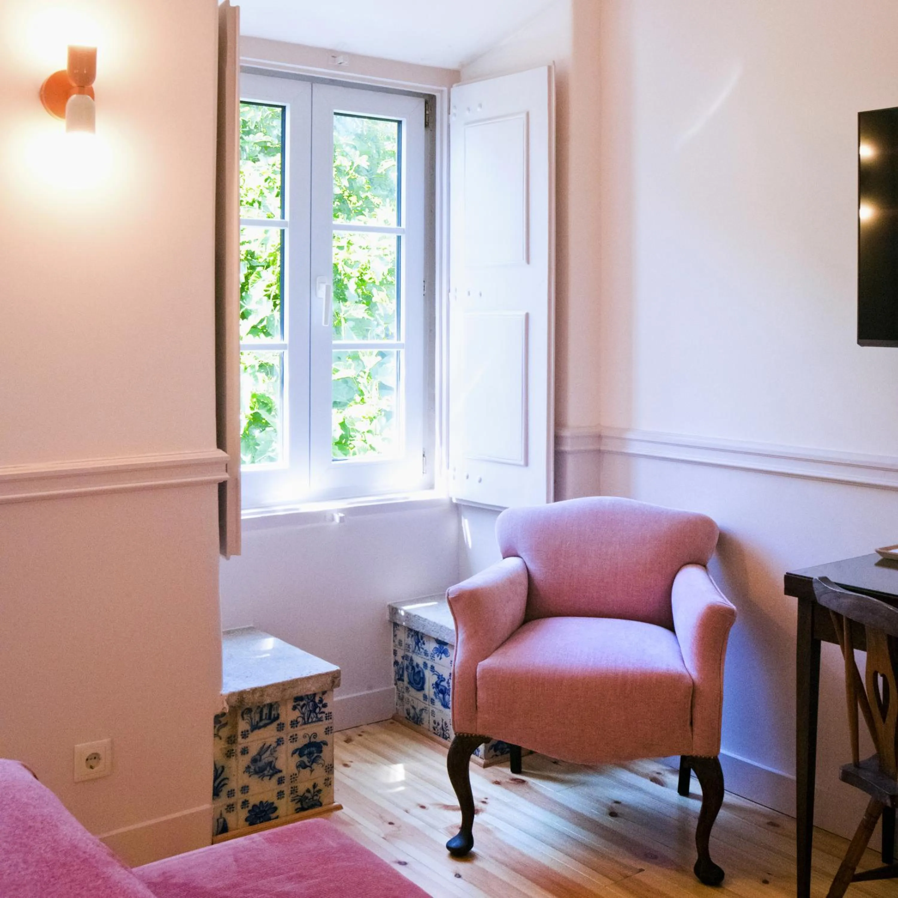 Seating area in York House Lisboa Hotel