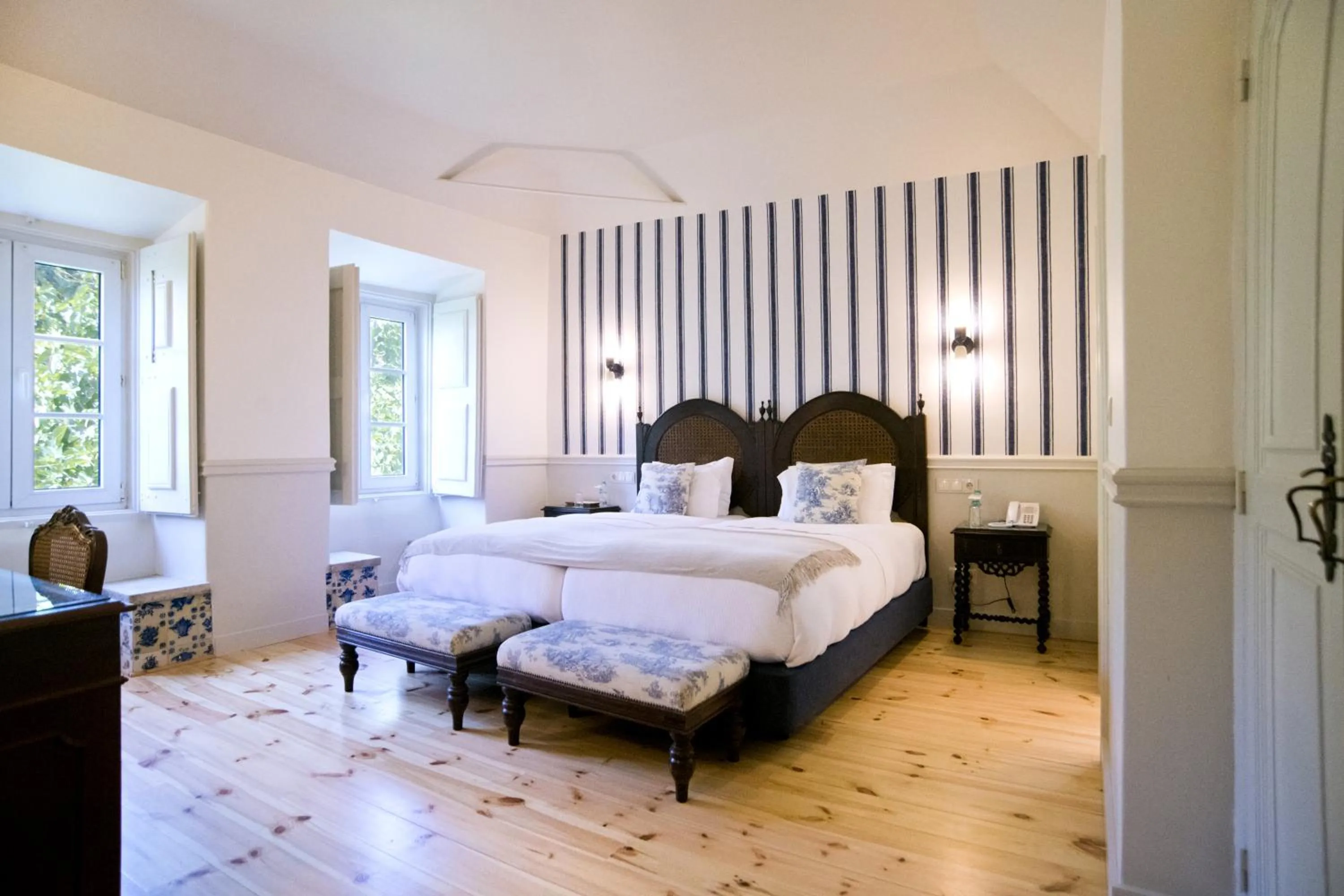 Bed in York House Lisboa Hotel