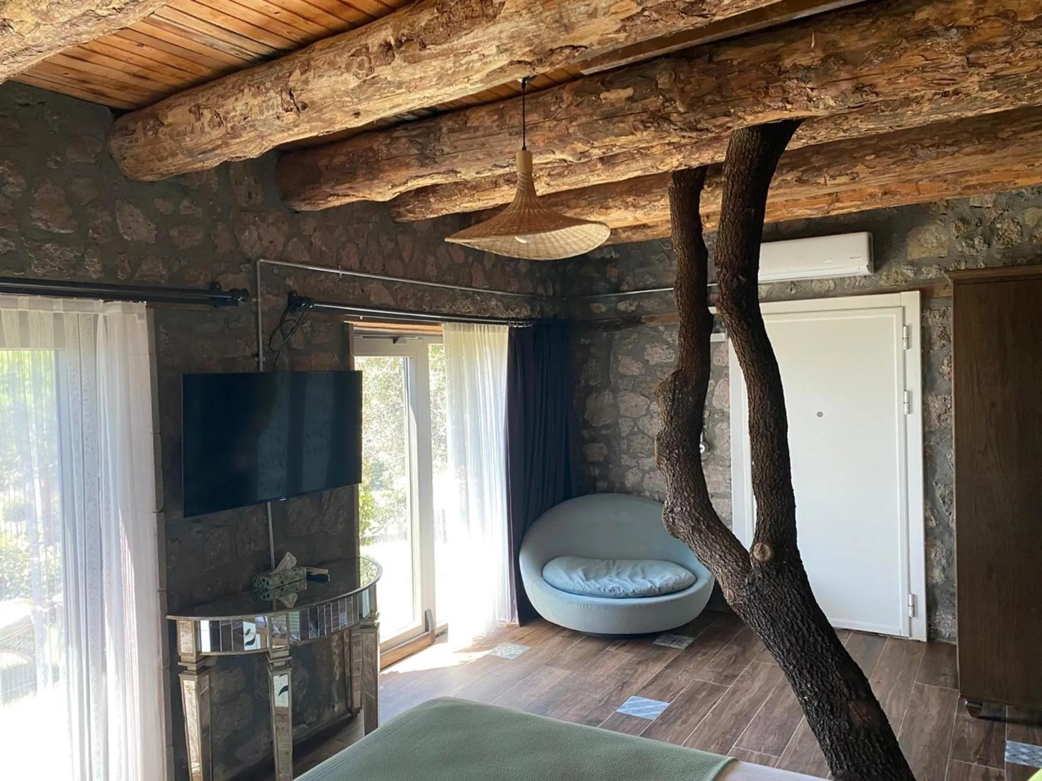 TV and multimedia in Assos Longevity Hotel