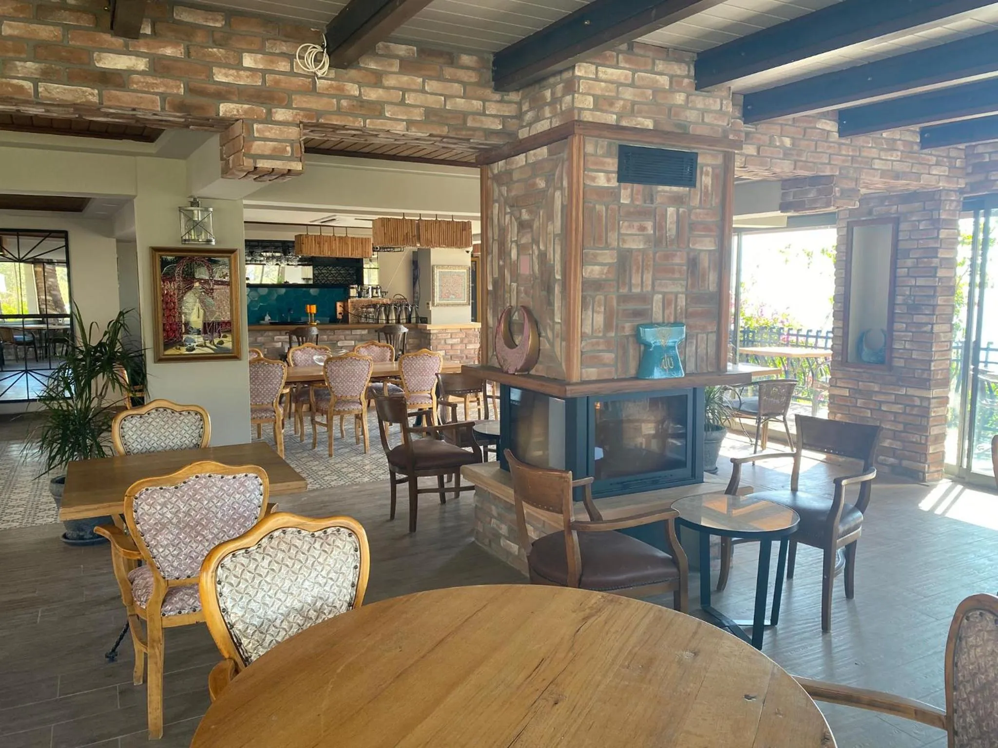 Restaurant/places to eat in Assos Longevity Hotel