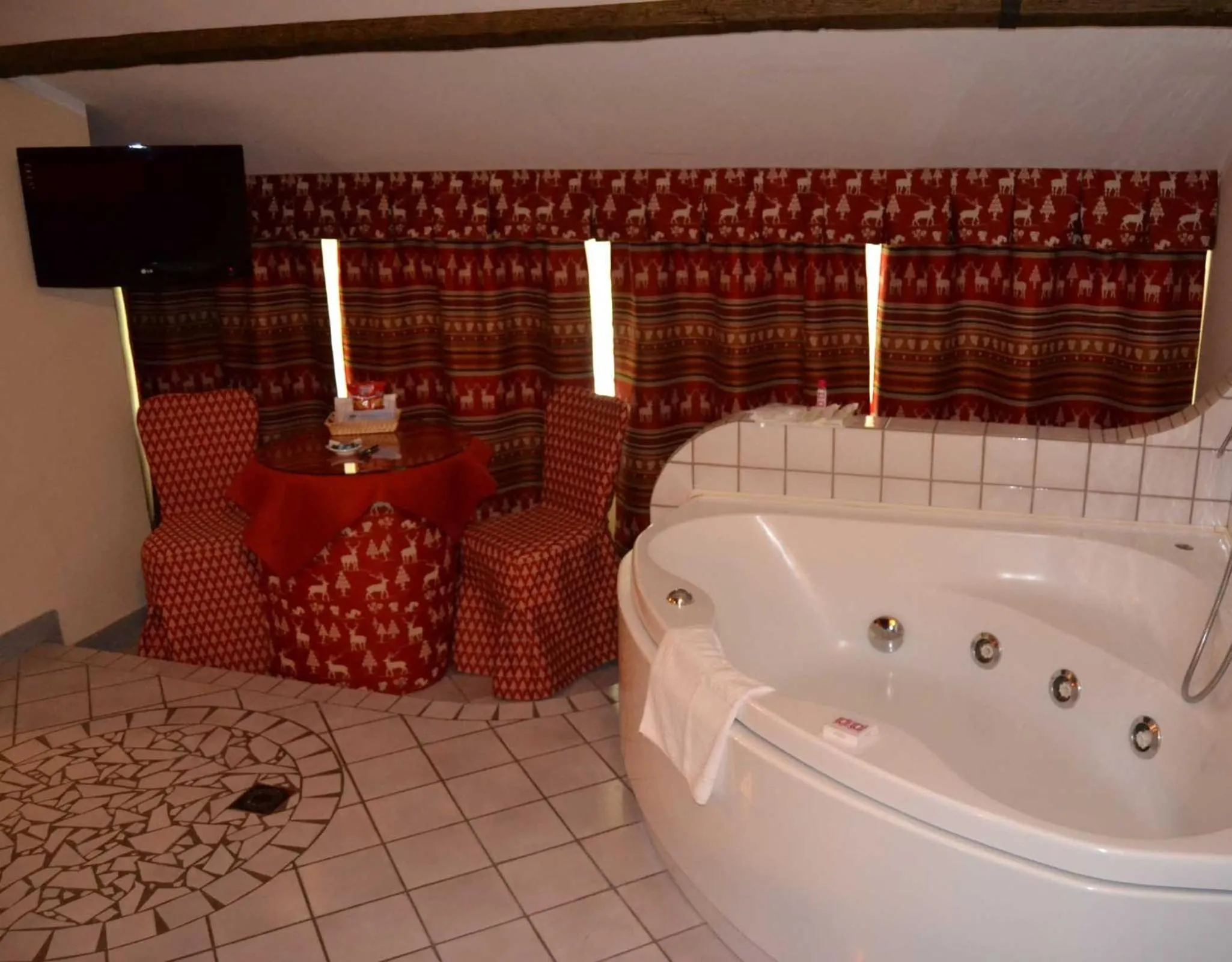 Photo of the whole room in Hotel Motel 2