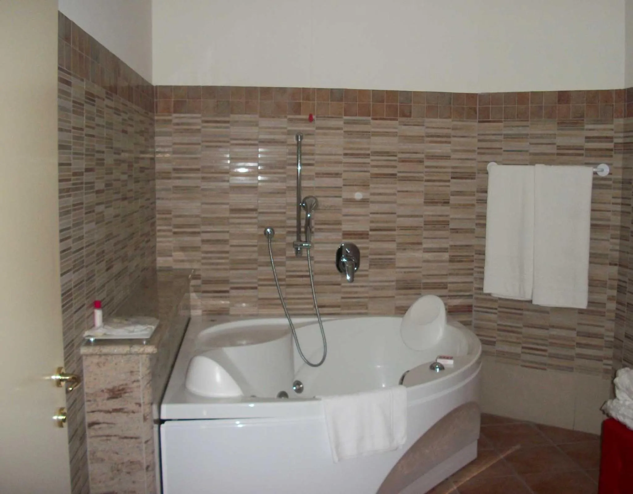 Bathroom in Hotel Motel 2