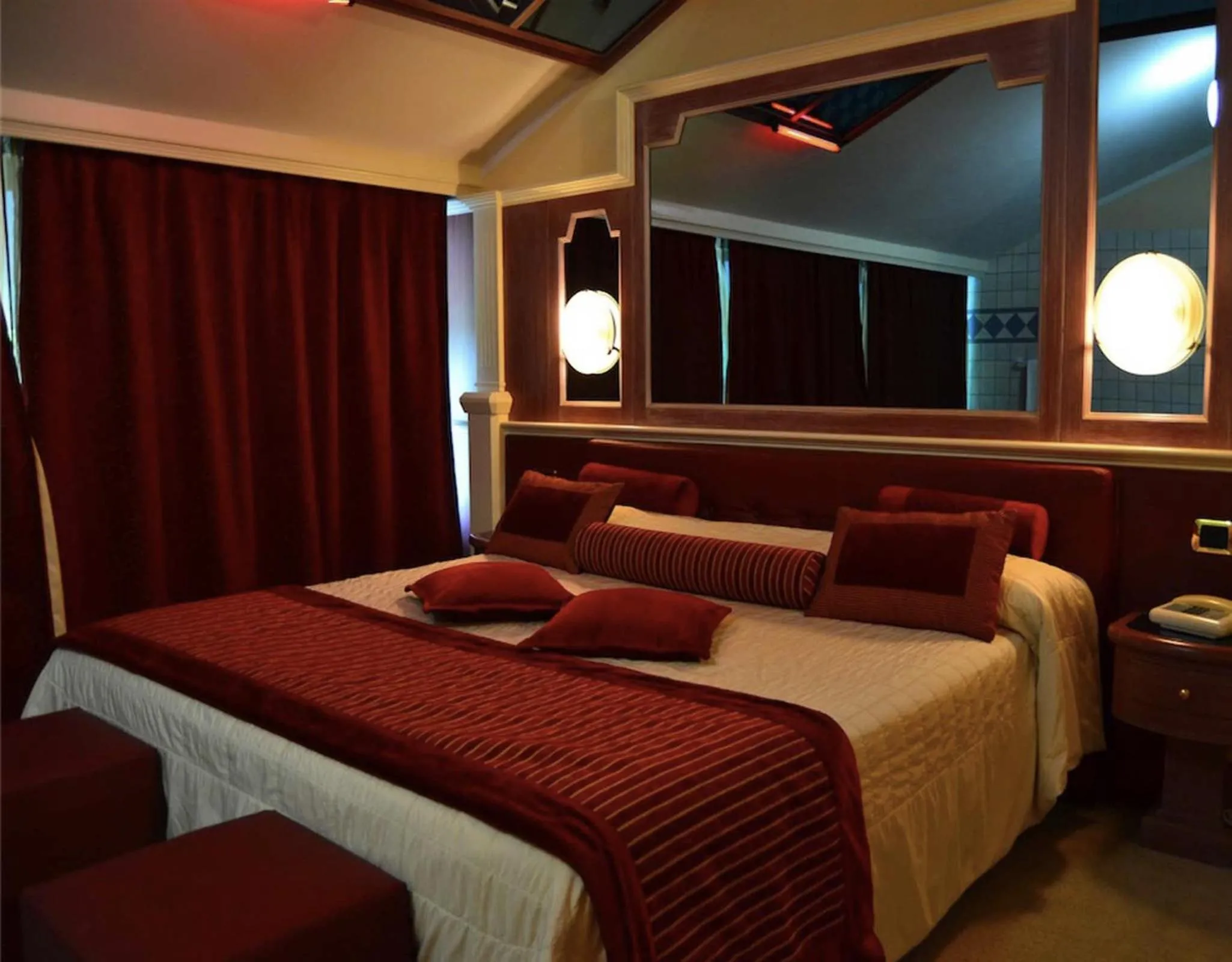 Photo of the whole room, Bed in Hotel Motel 2