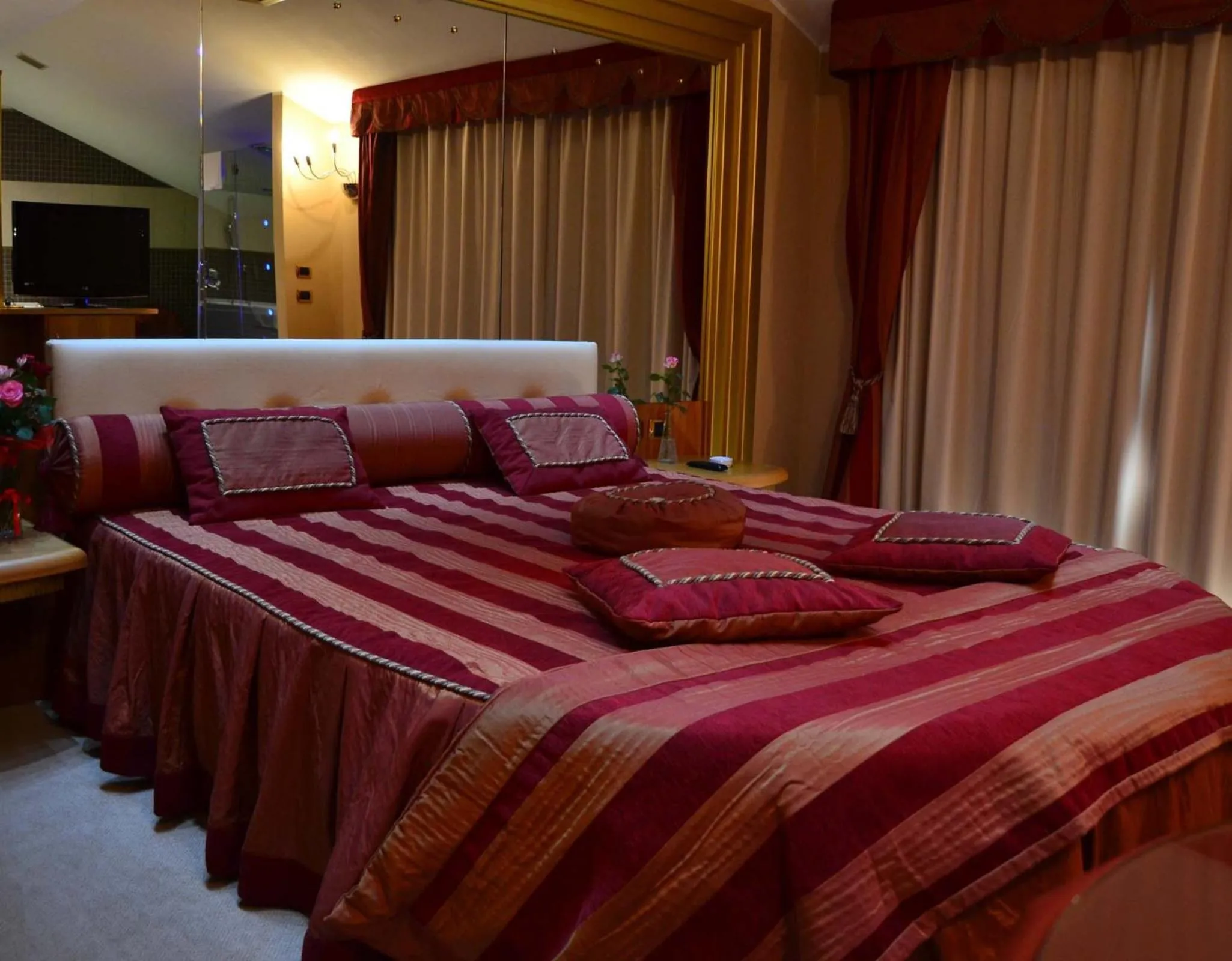 Photo of the whole room, Bed in Hotel Motel 2