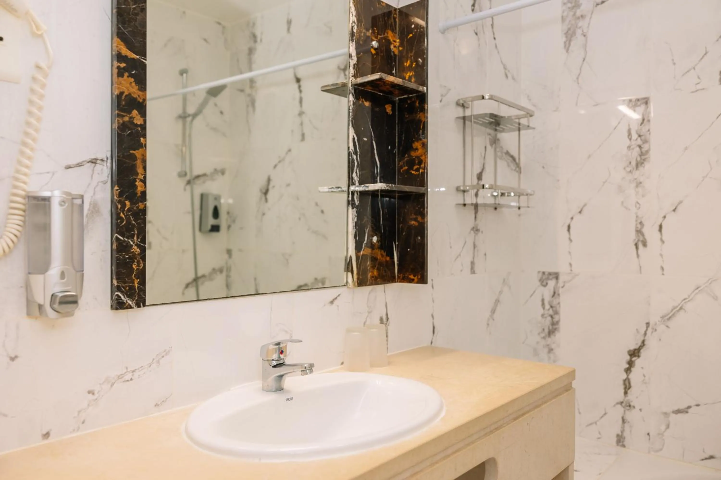 Toilet in Muthu Clube Praia da Oura