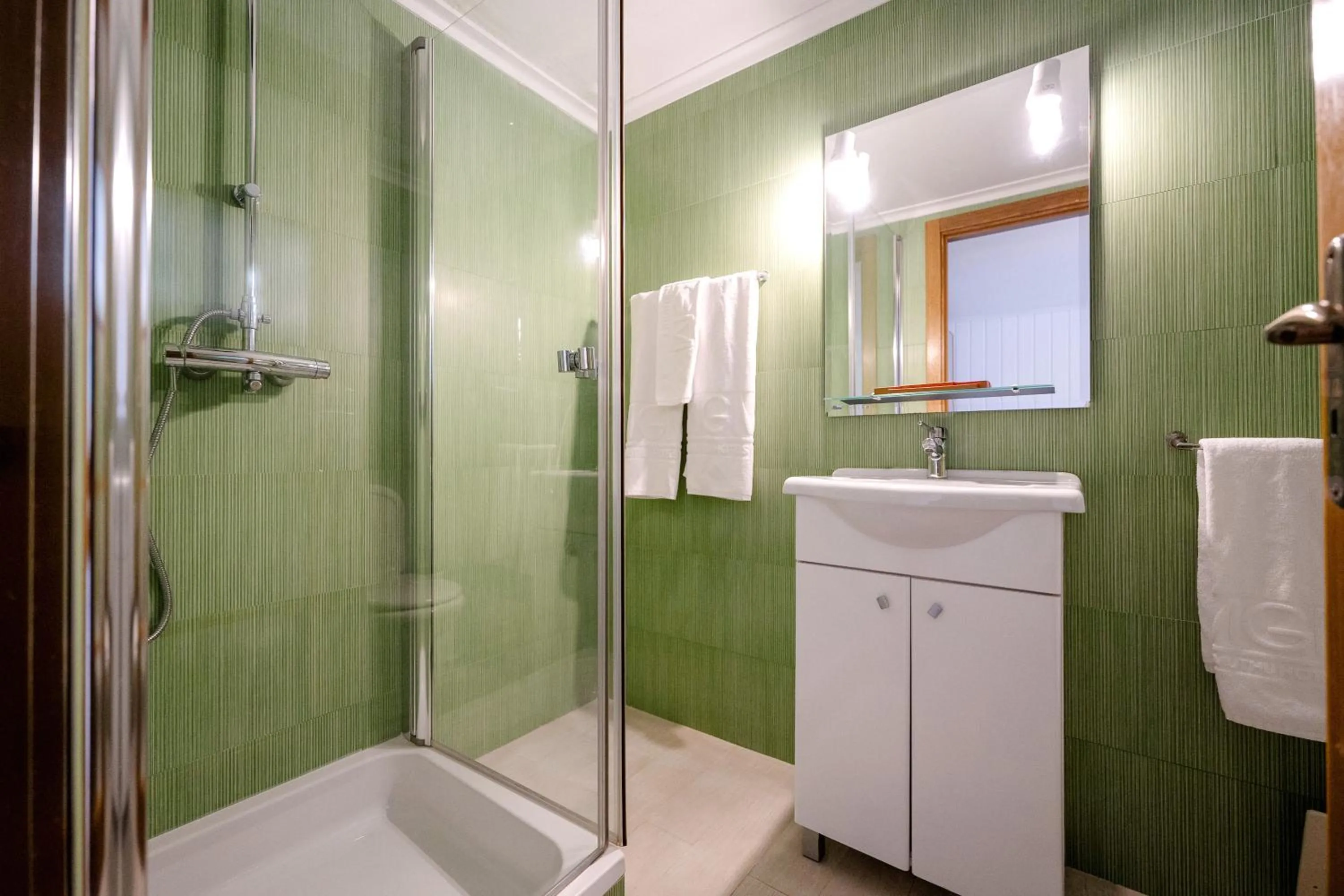 Bathroom in Muthu Clube Praia da Oura