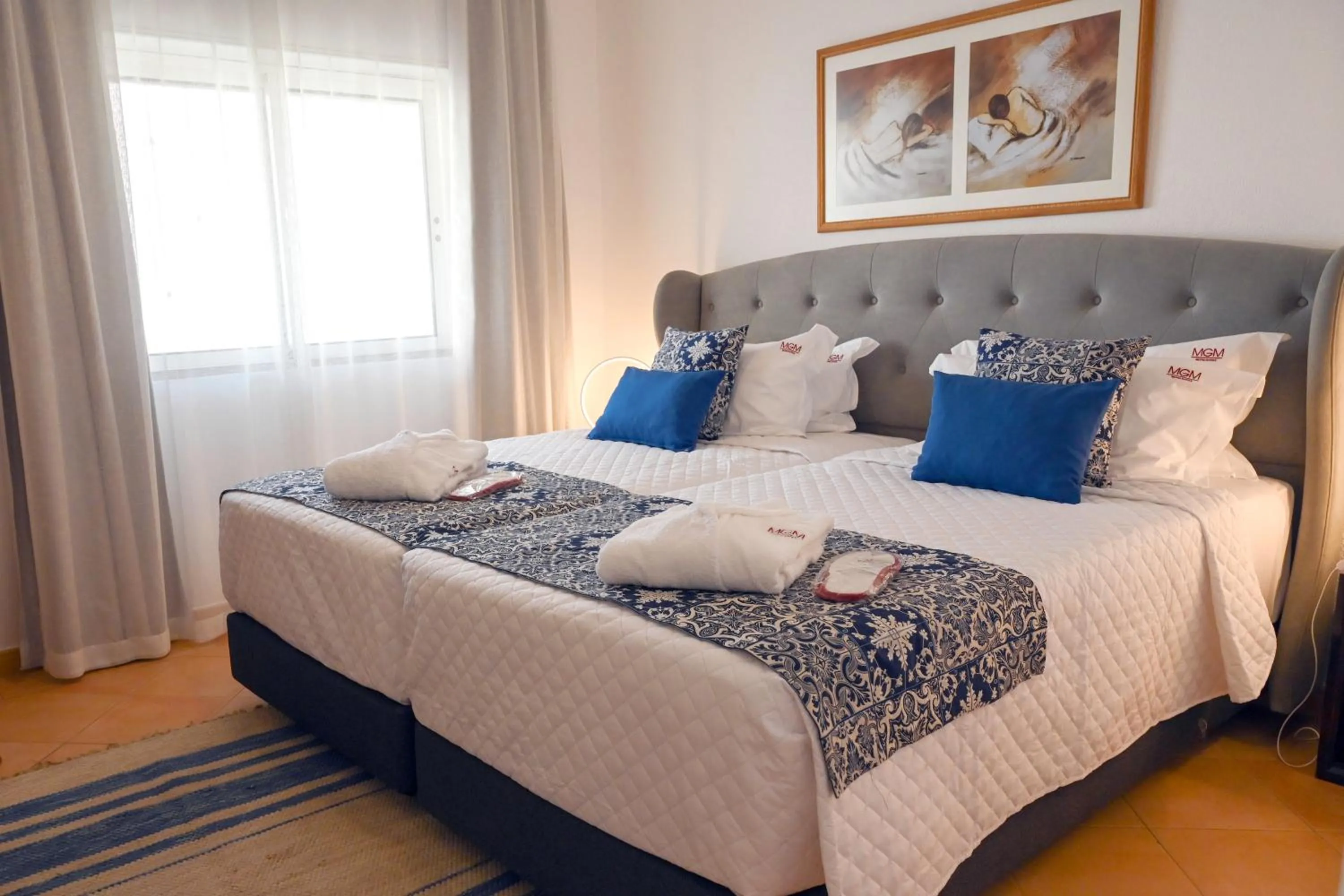 Bedroom, Bed in Muthu Clube Praia da Oura