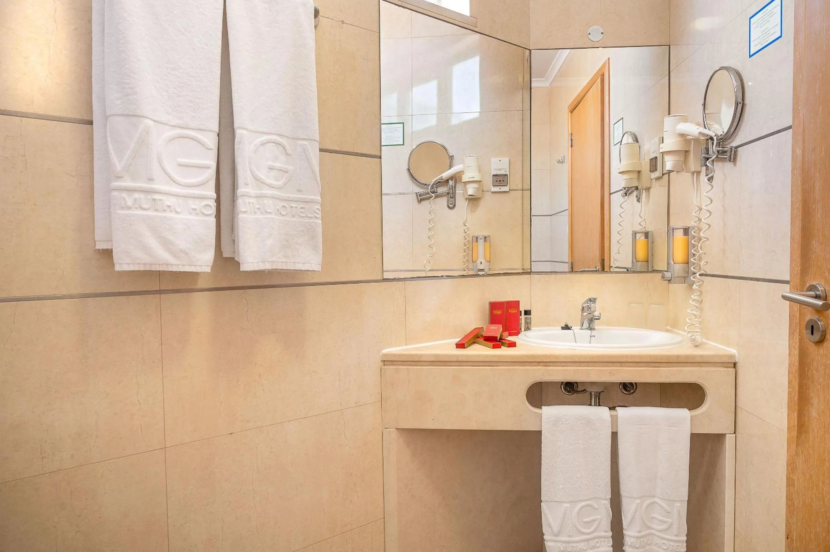 Toilet in Muthu Clube Praia da Oura