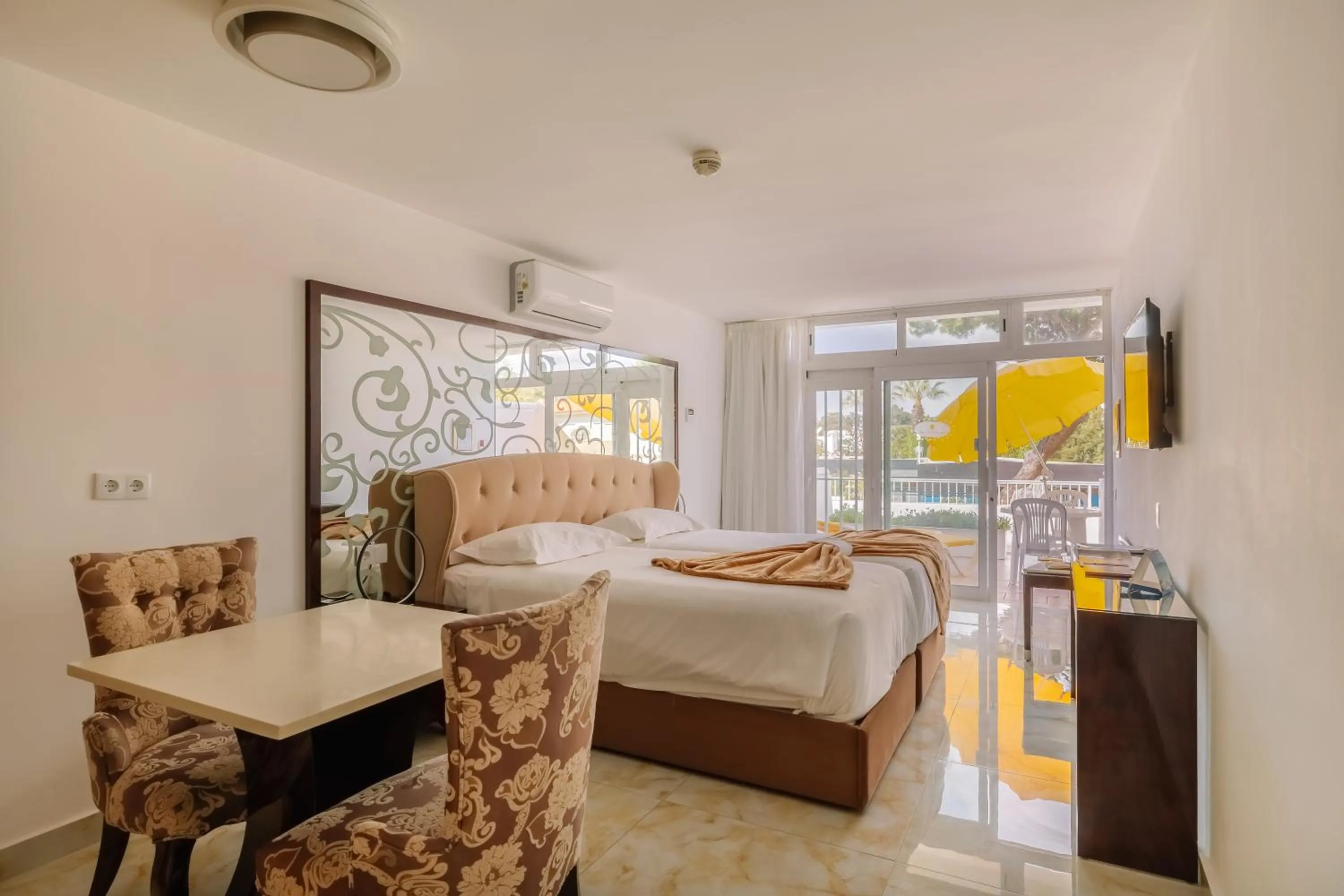 Bed in Muthu Clube Praia da Oura