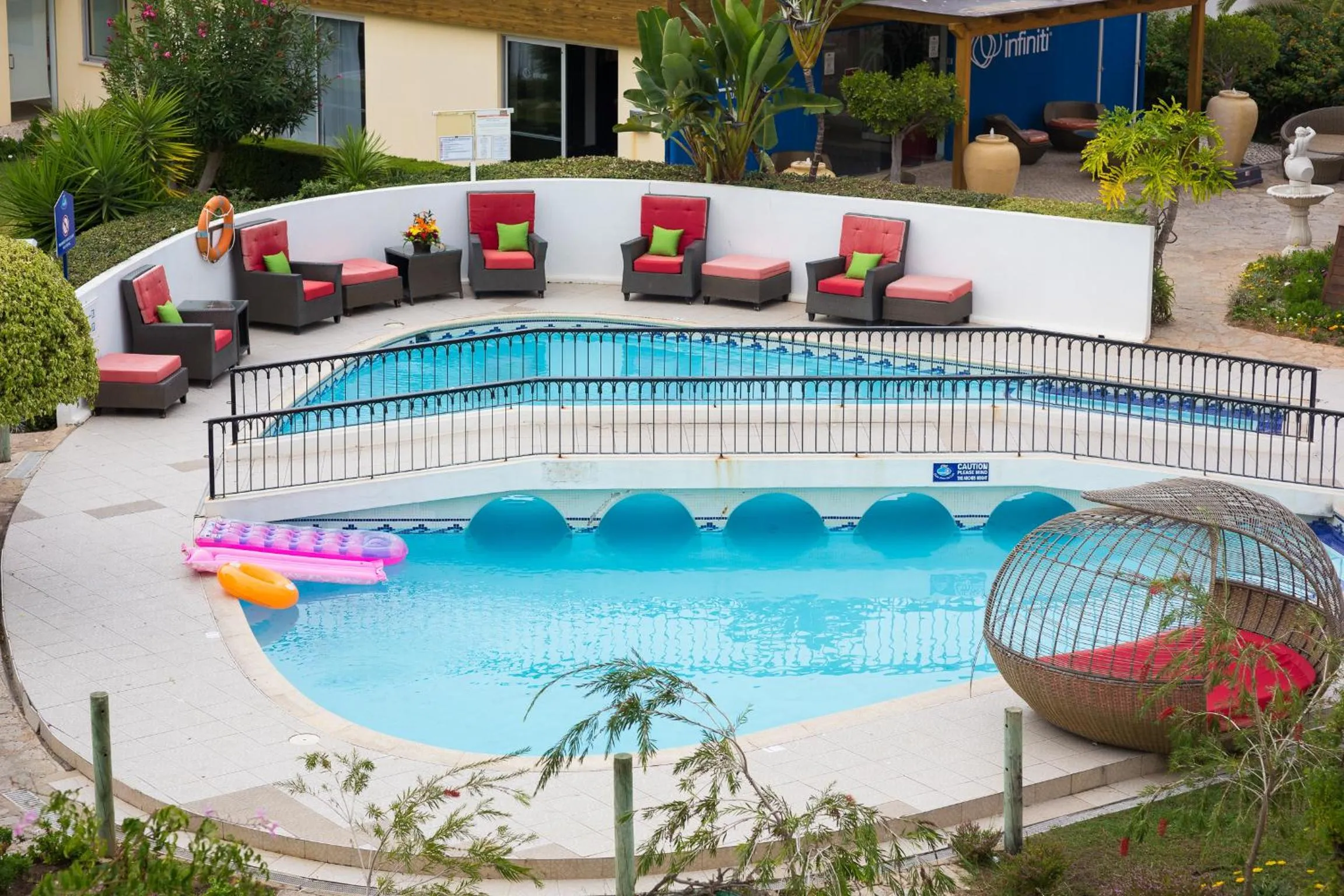 Swimming pool in Muthu Clube Praia da Oura