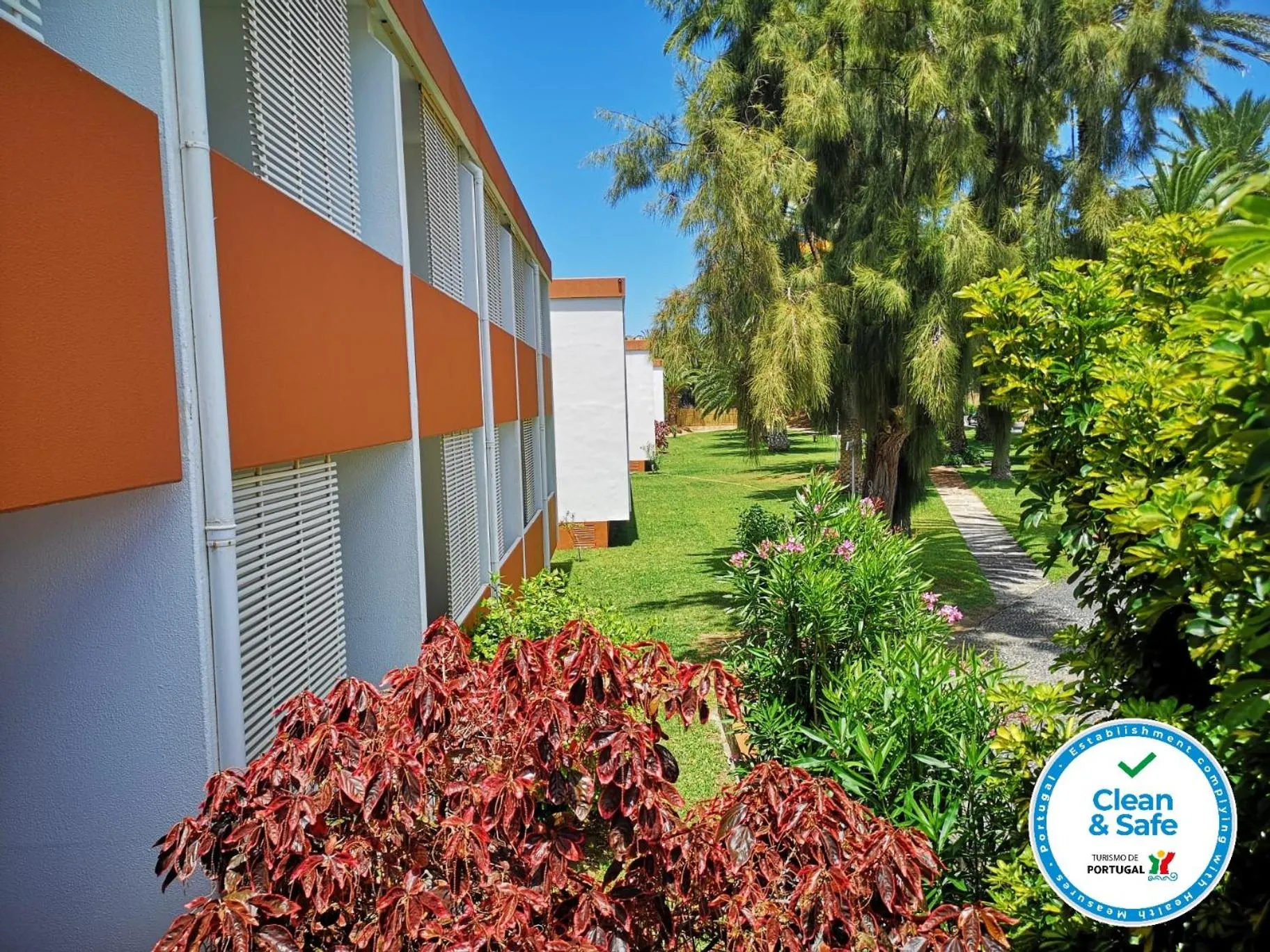 Property building in Hotel Porto Santo & Spa