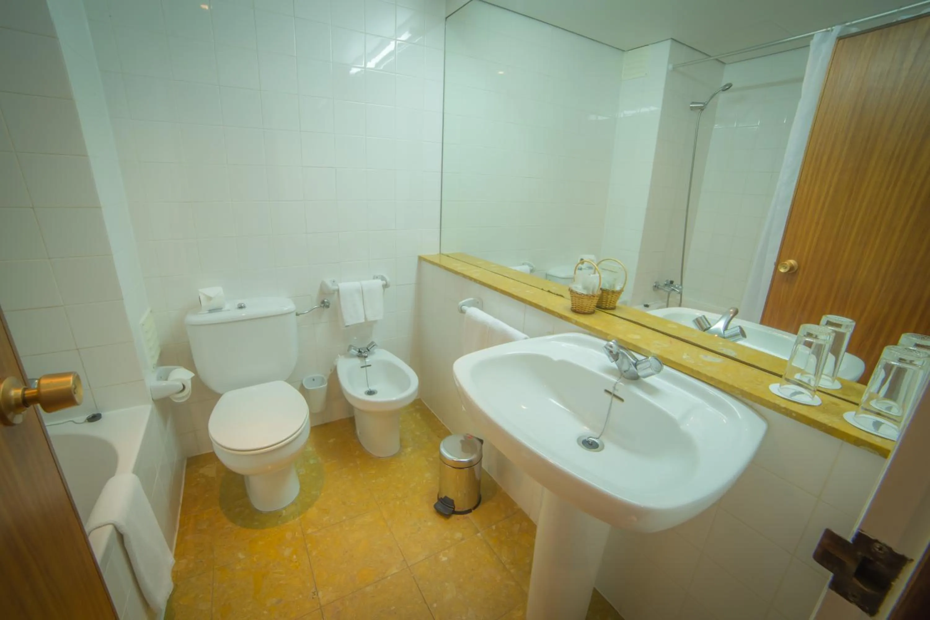 Bathroom in Hotel Porto Santo & Spa