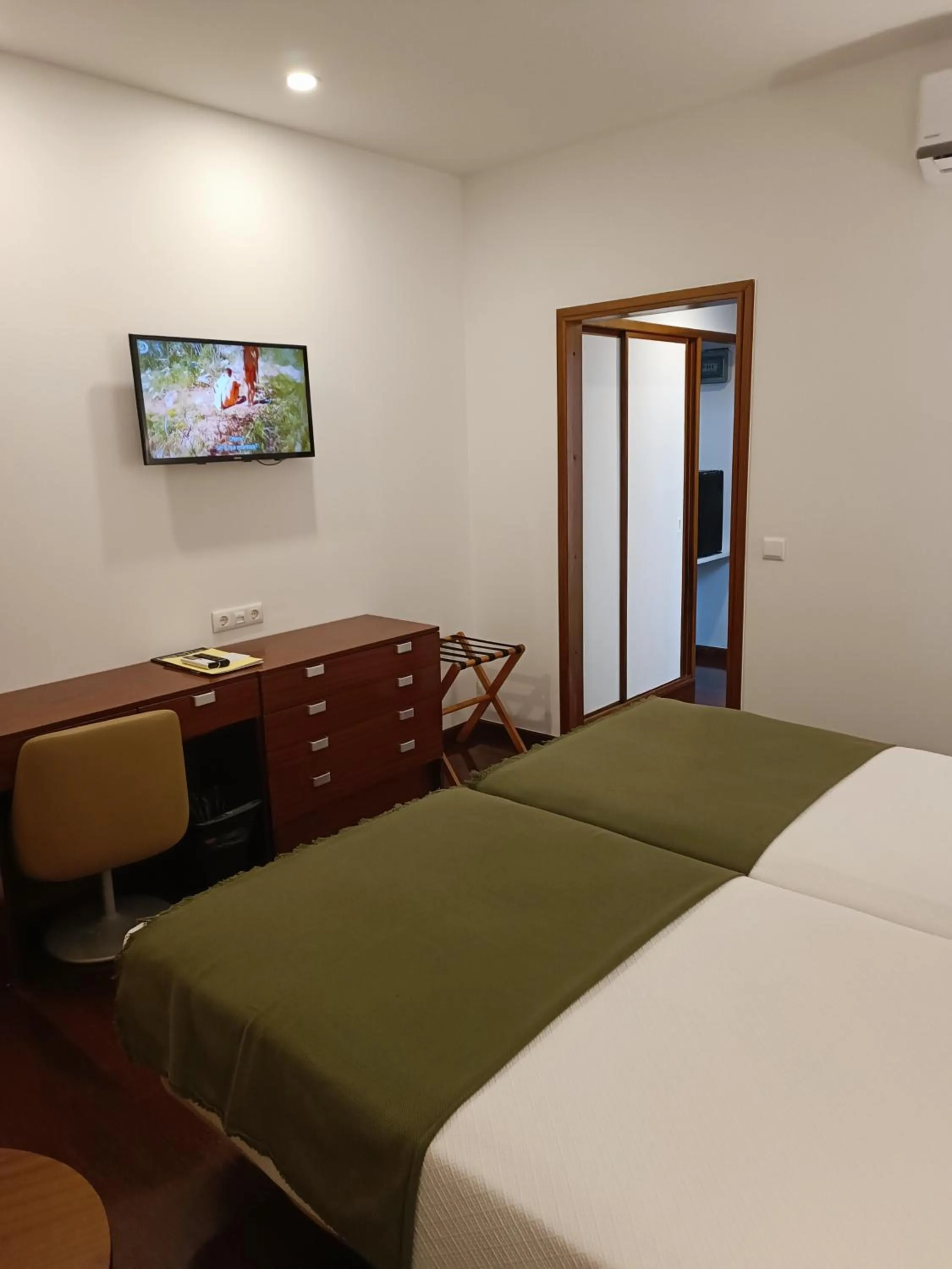 Bedroom, Bed in Hotel Porto Santo & Spa