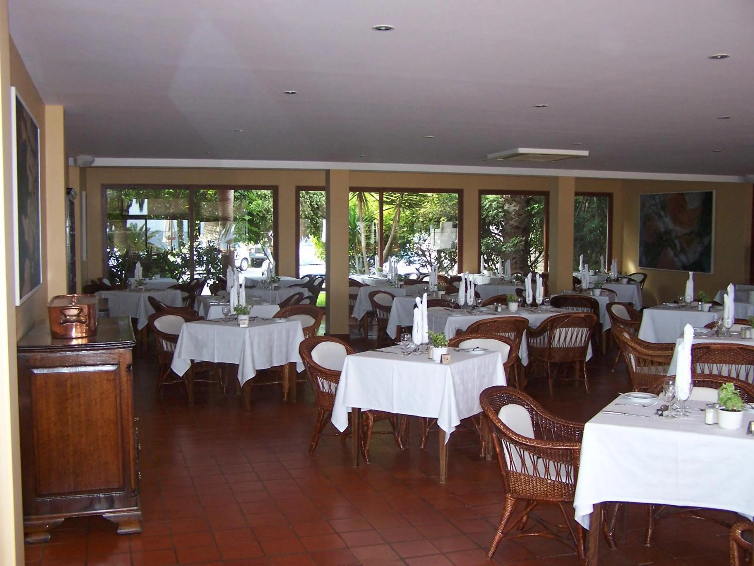 Restaurant/places to eat in Hotel Porto Santo & Spa