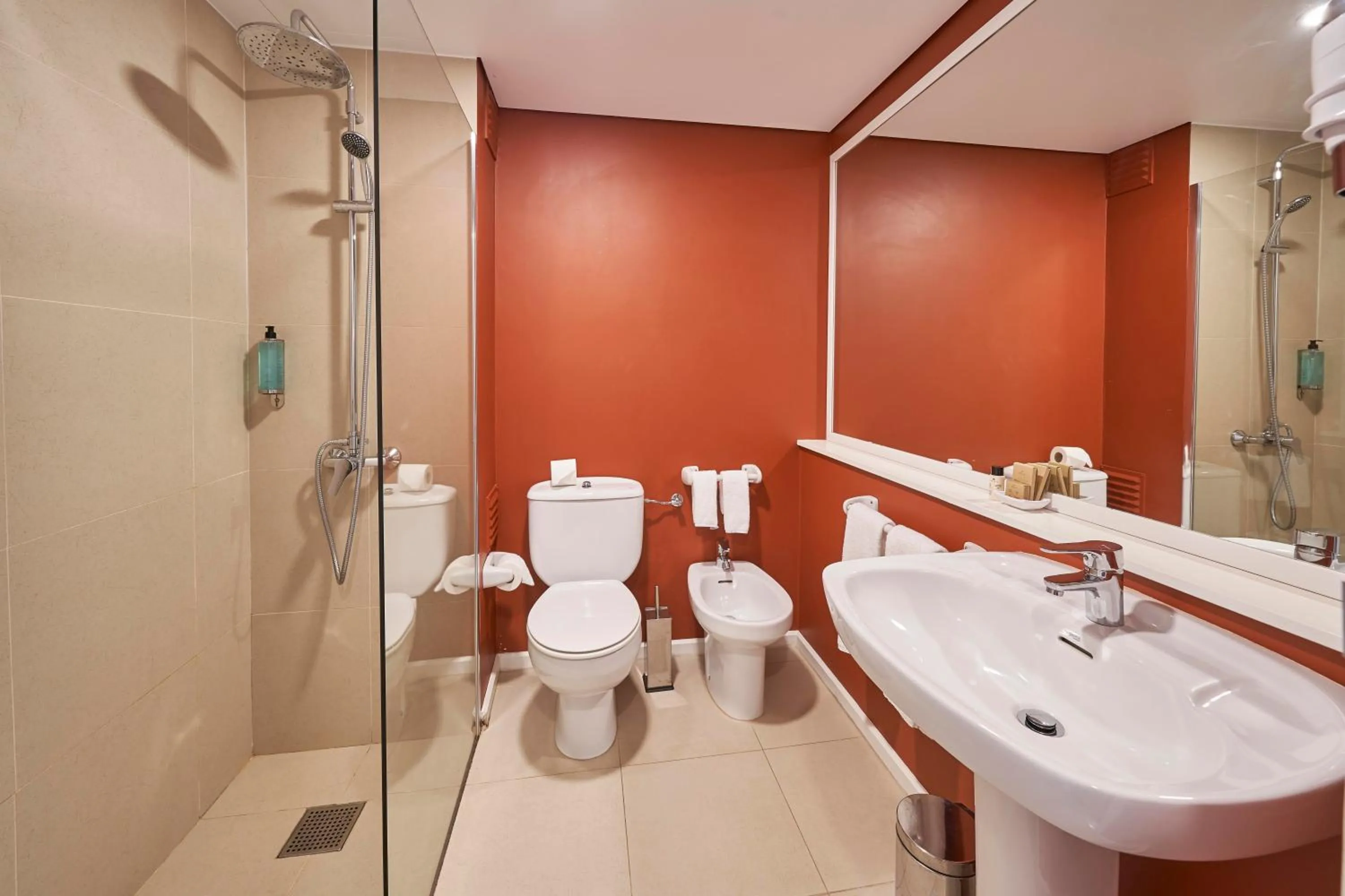 Shower in Hotel Porto Santo & Spa