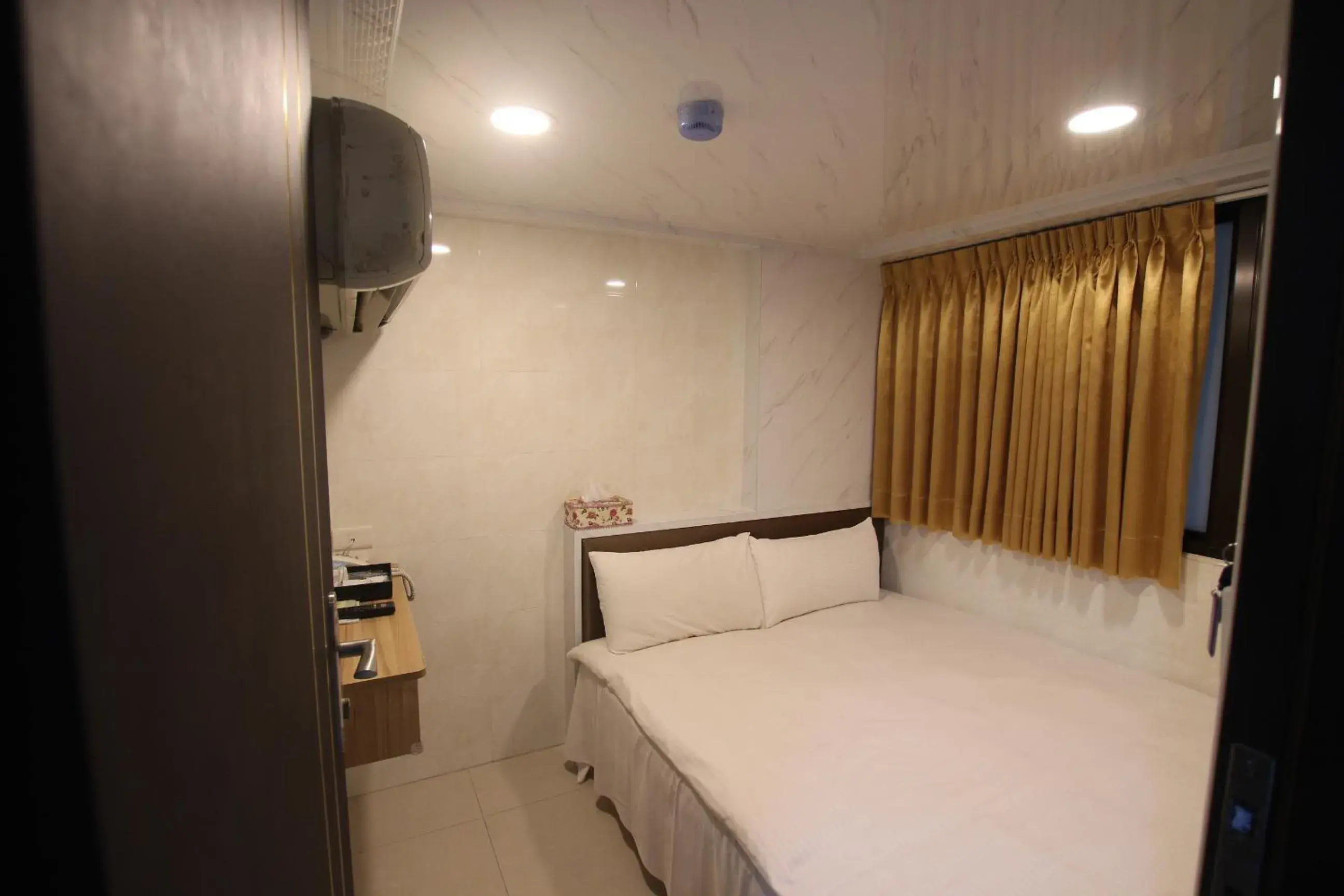 Special Offer - Double no window Room with Sun Moon Lake boat ticket in Tanxiang Resort Hotel Sun Moon Lake Harbour - Sun Moon Lake Pier Special Offer - Double no window Room with Sun Moon Lake boat ticket in Tanxiang Resort Hotel Sun Moon Lake Harbour - Sun Moon Lake Pier