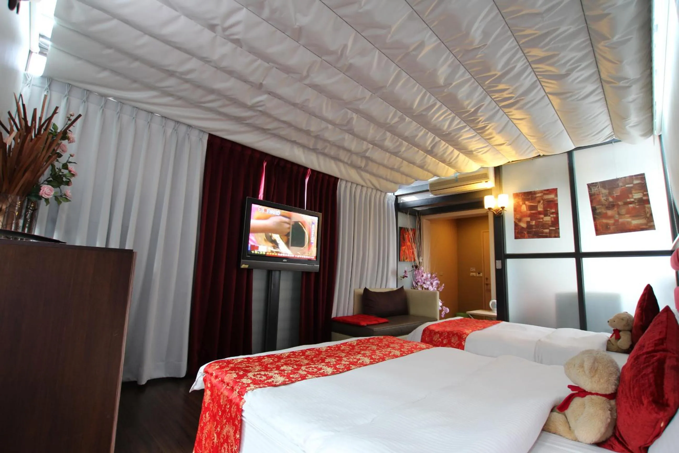 Photo of the whole room, Bed in Tanxiang Resort Hotel Sun Moon Lake Harbour - Sun Moon Lake Pier