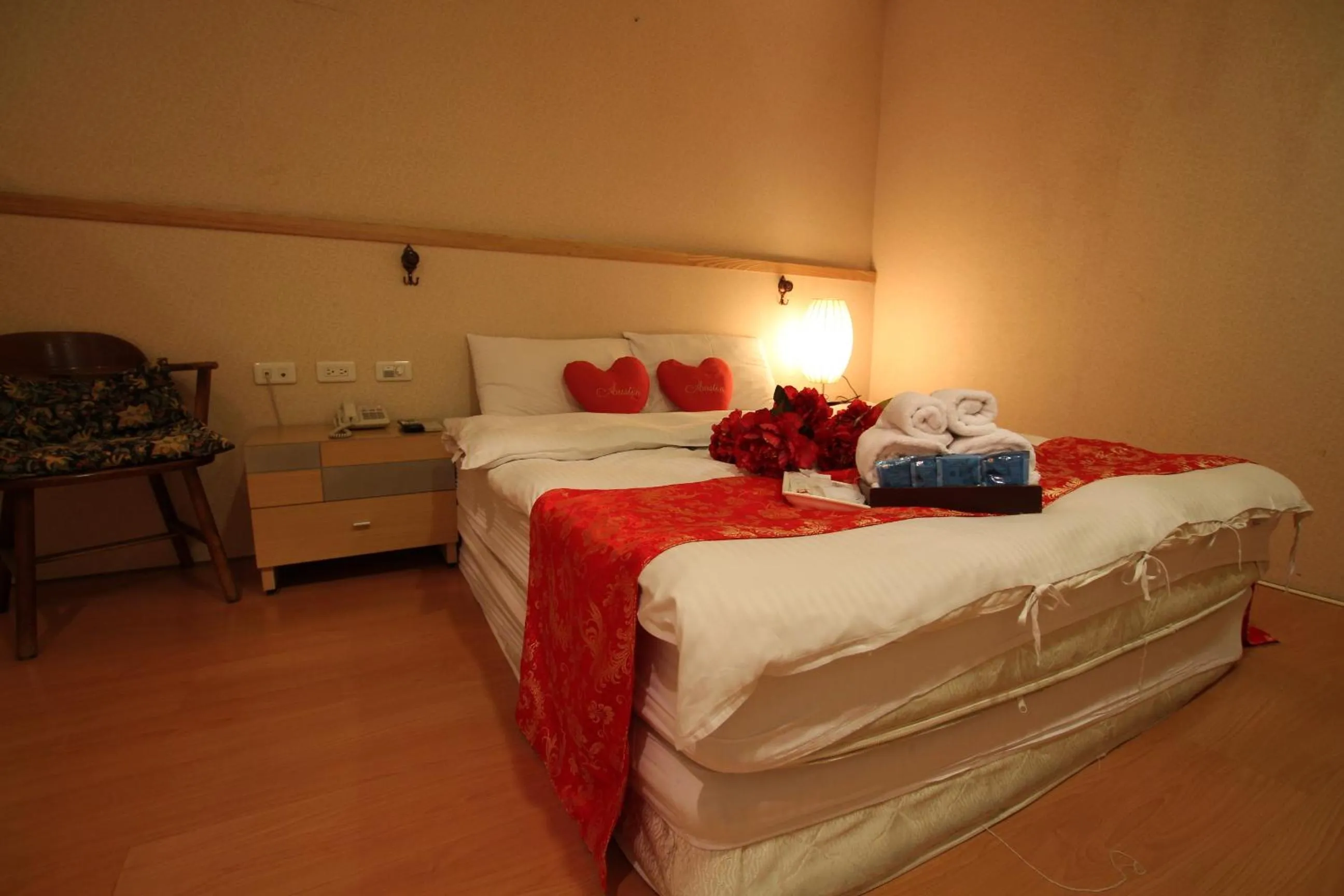 Bed in Tanxiang Resort Hotel Sun Moon Lake Harbour - Sun Moon Lake Pier