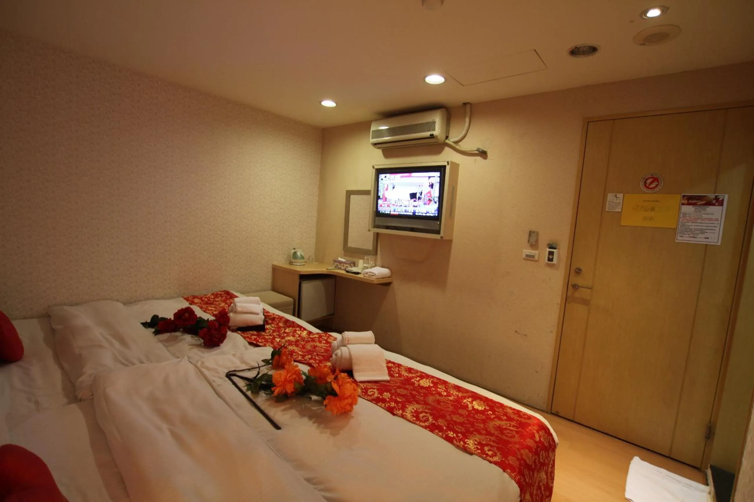 Bed in Tanxiang Resort Hotel Sun Moon Lake Harbour - Sun Moon Lake Pier