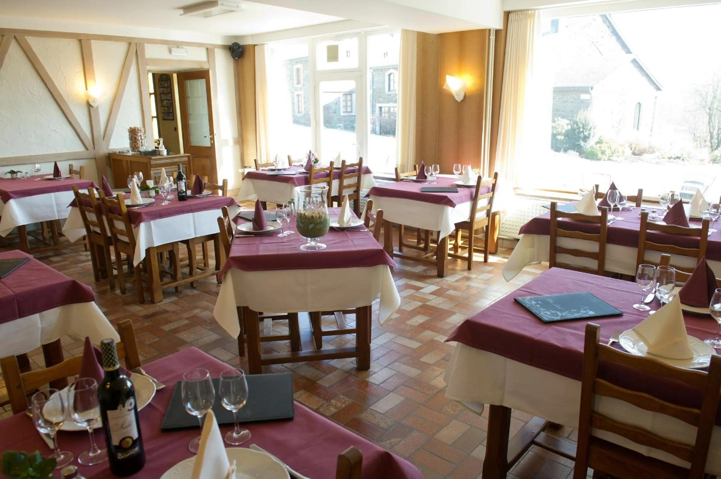 Restaurant/places to eat in Auberge Saint-Martin