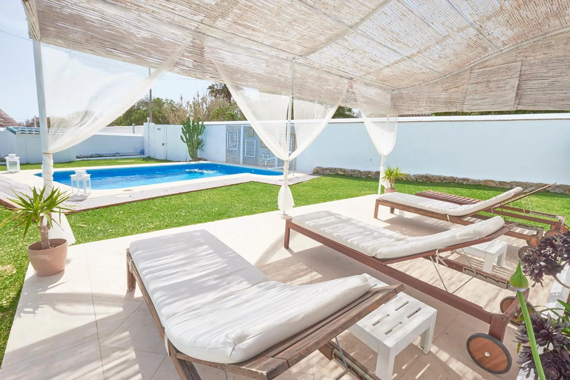 Pool view in Labreña Hotel