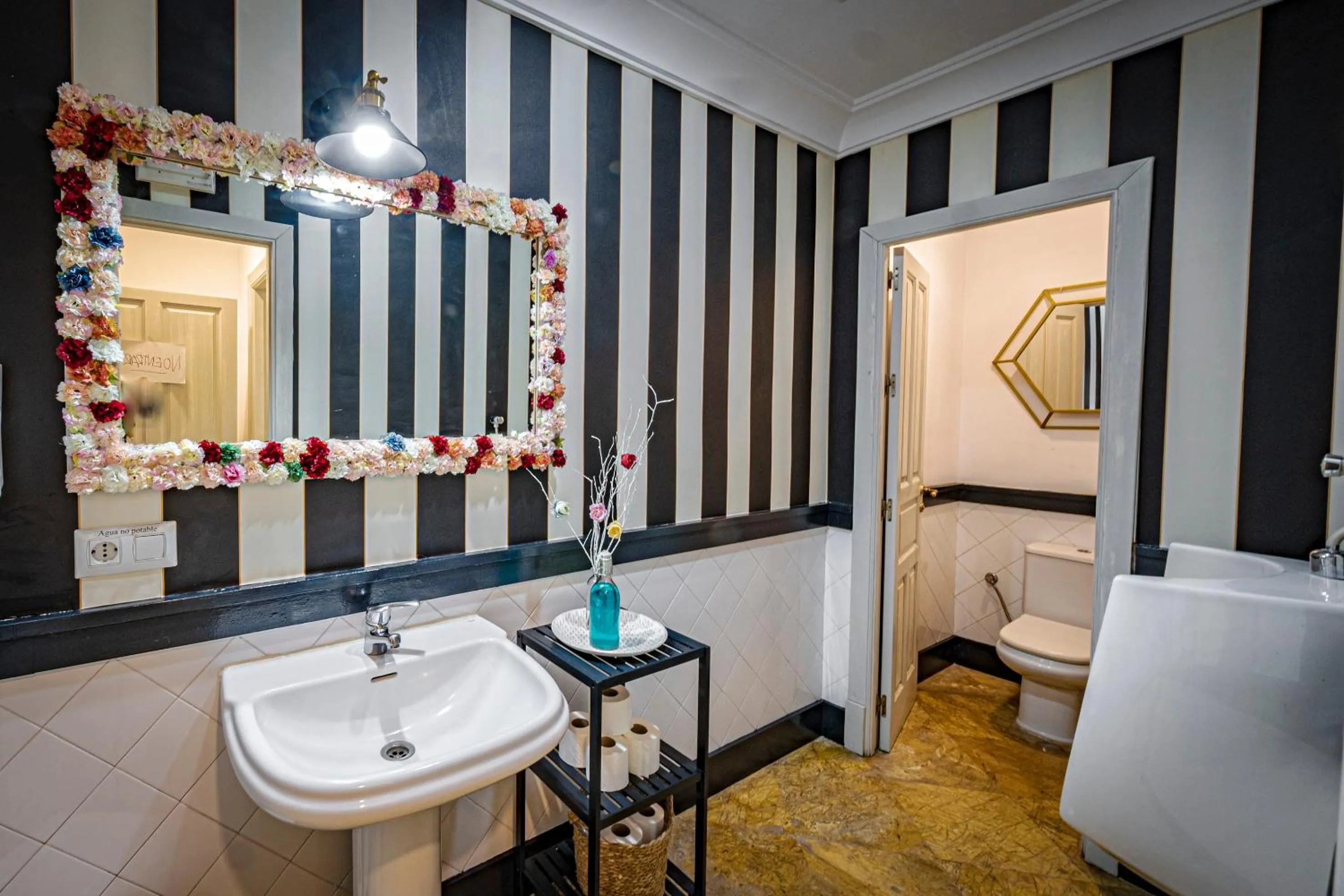 Restaurant/places to eat in Labreña Hotel