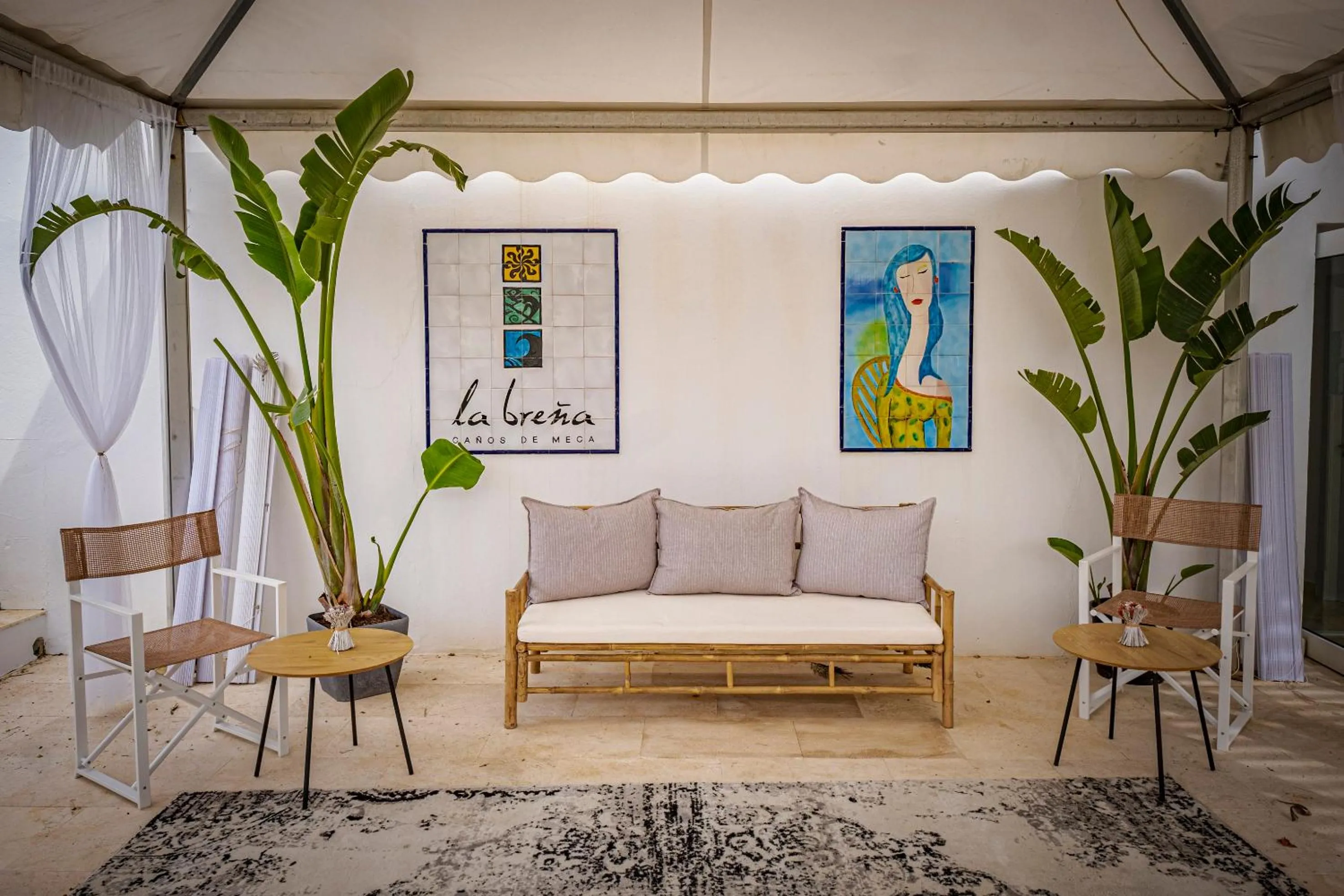 Swimming pool in Labreña Hotel