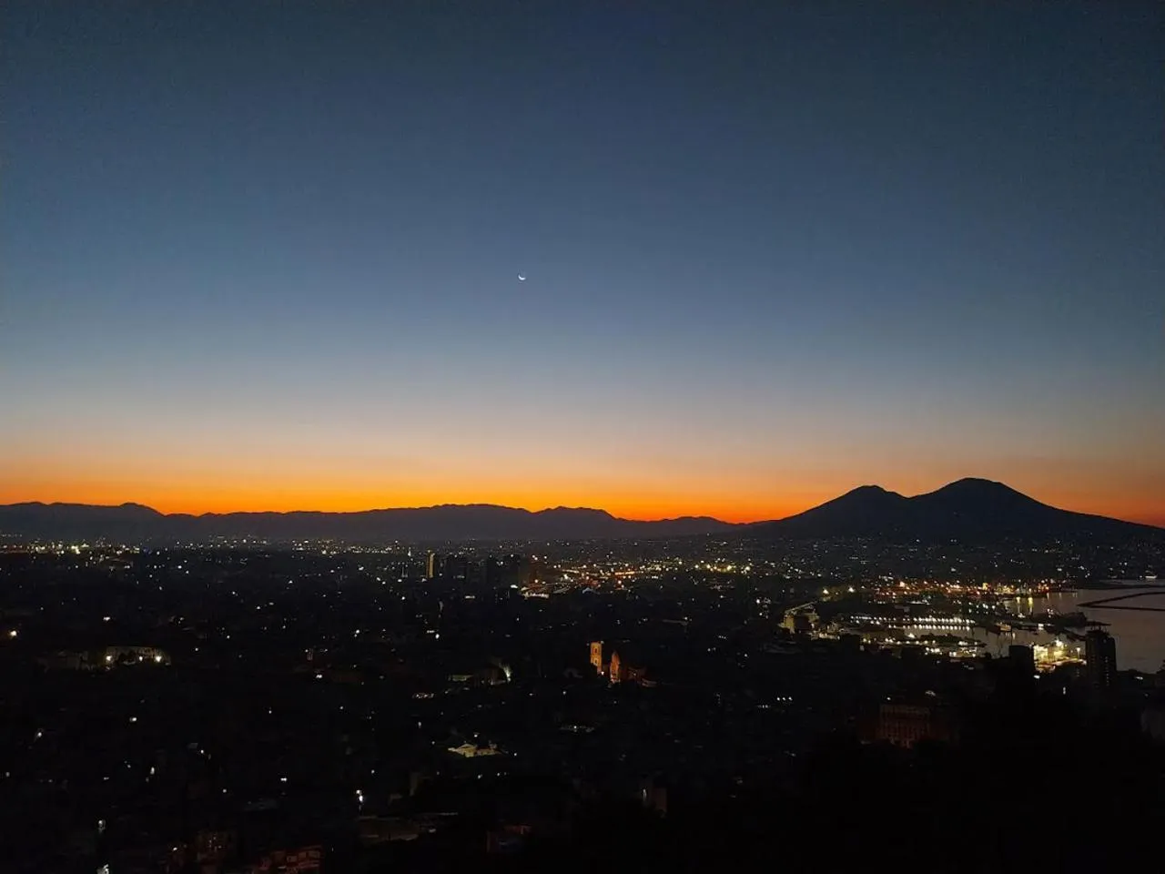 Nearby landmark in L'Atelier Vedi Napoli ai tuoi piedi