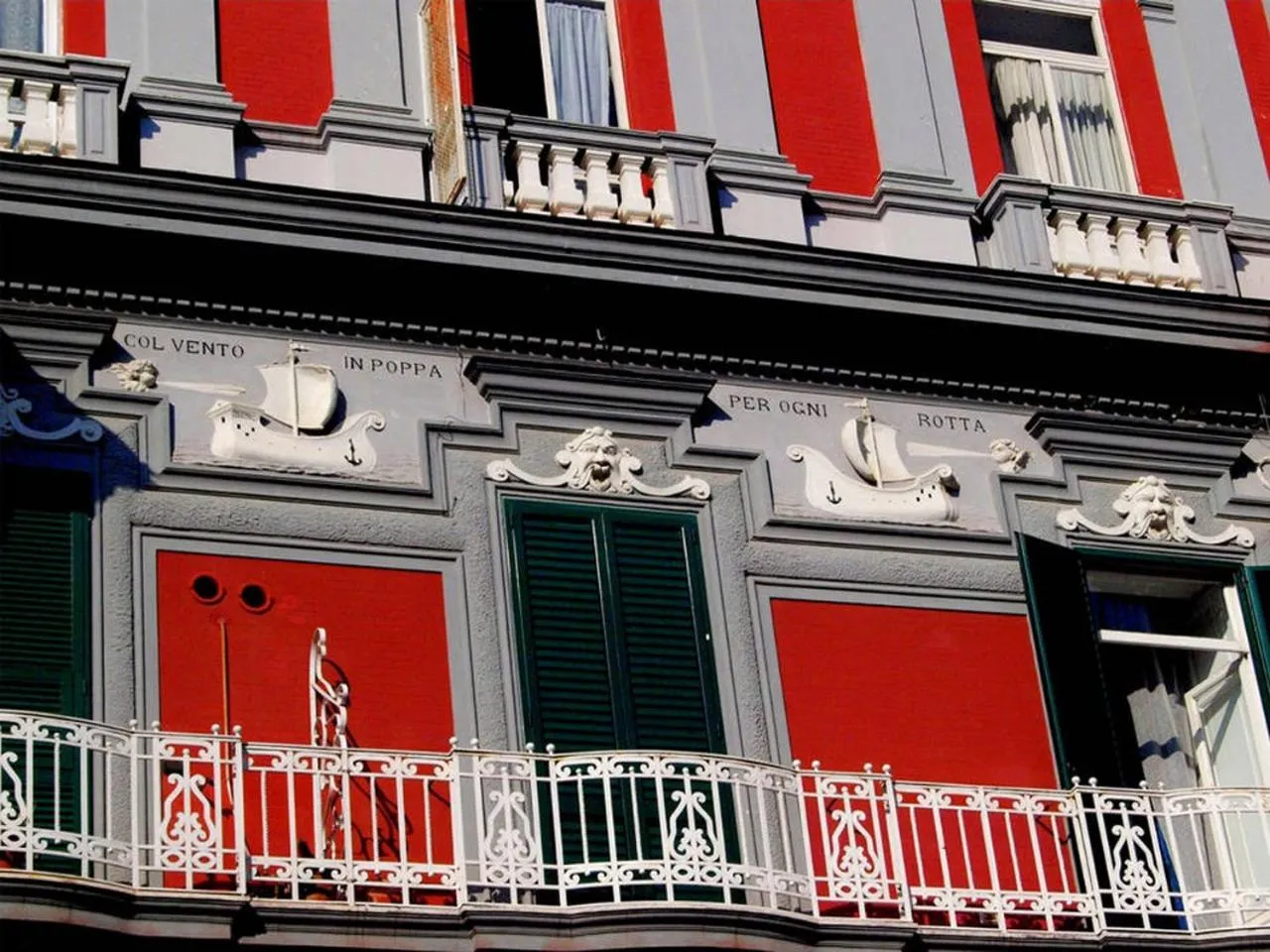 Property building in L'Atelier Vedi Napoli ai tuoi piedi