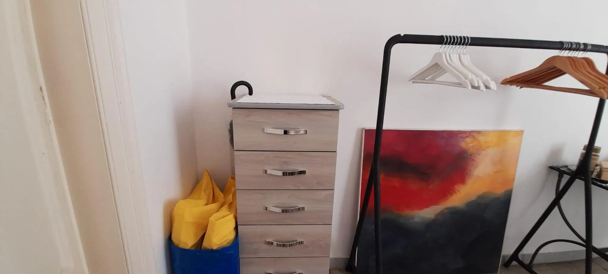 Photo of the whole room in L'Atelier Vedi Napoli ai tuoi piedi