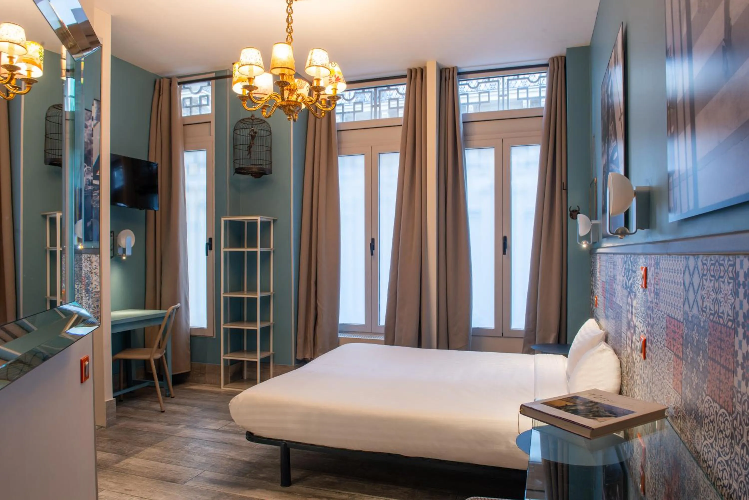 Bed in Hôtel de Roubaix