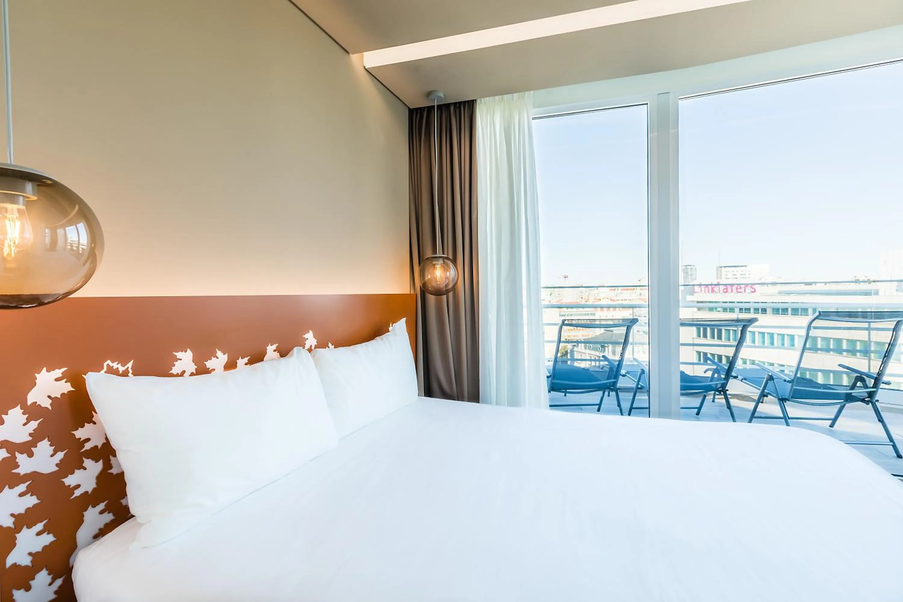 Bed in Ibis Styles Lisboa Centro Marquês de Pombal