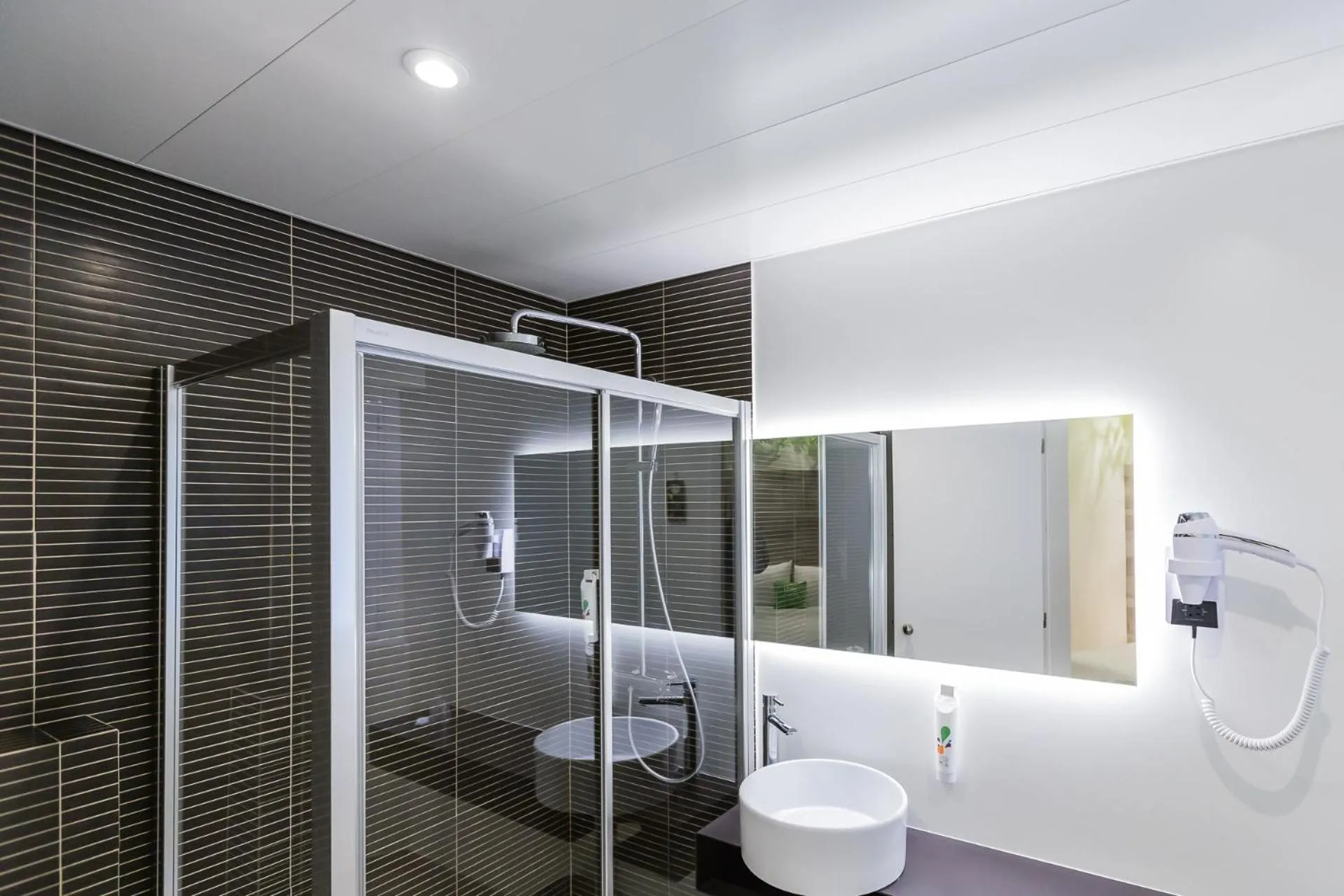 Bathroom in Ibis Styles Lisboa Centro Marquês de Pombal