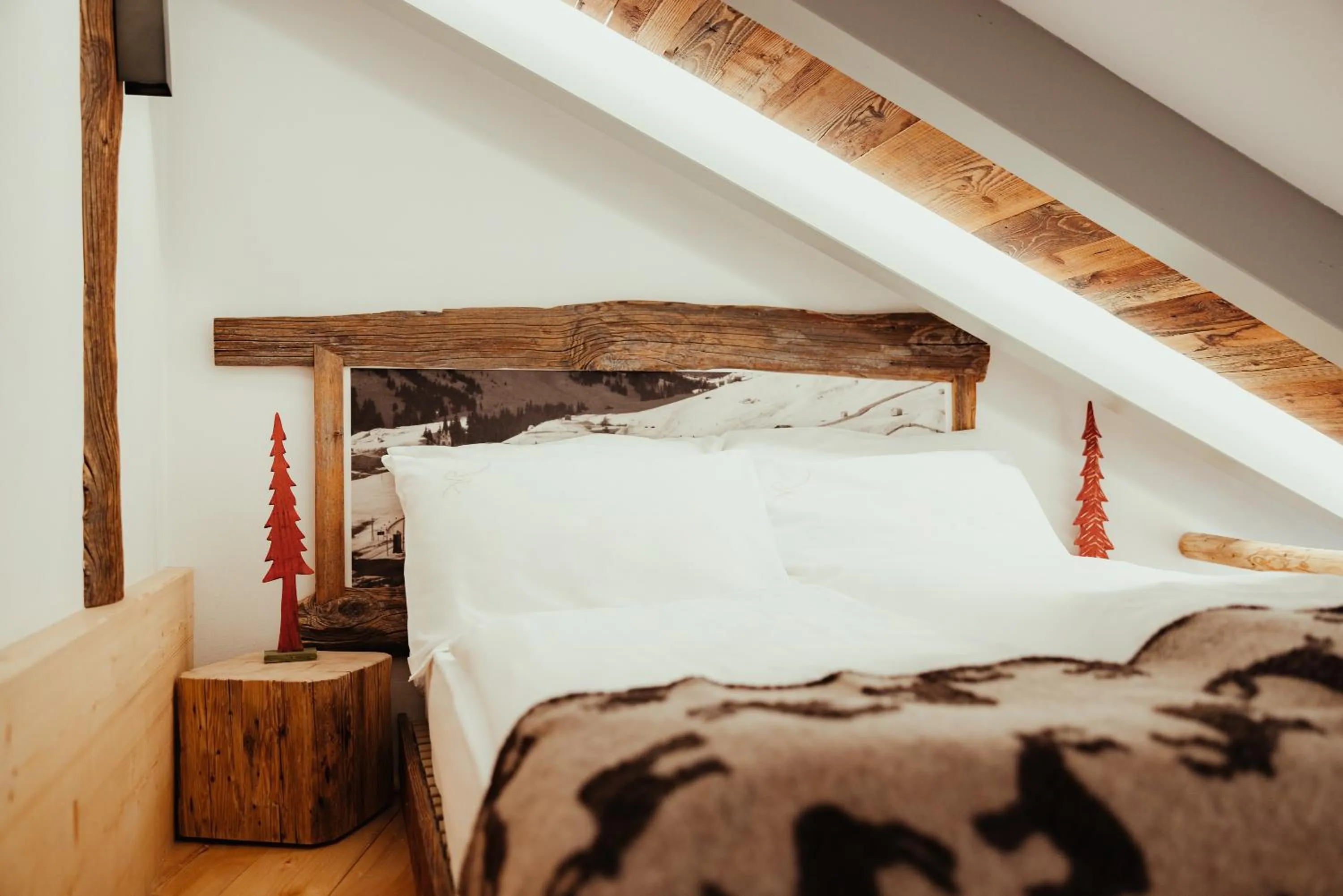 Bed in Hotel Alpenrose