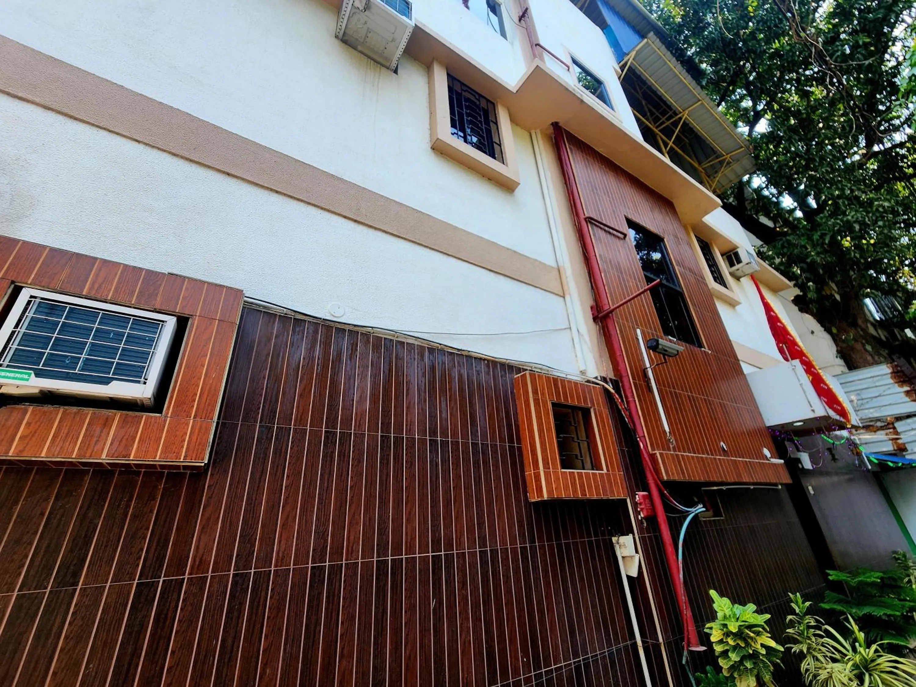 Facade/entrance in Bhammar's Inn - A Pure Veg