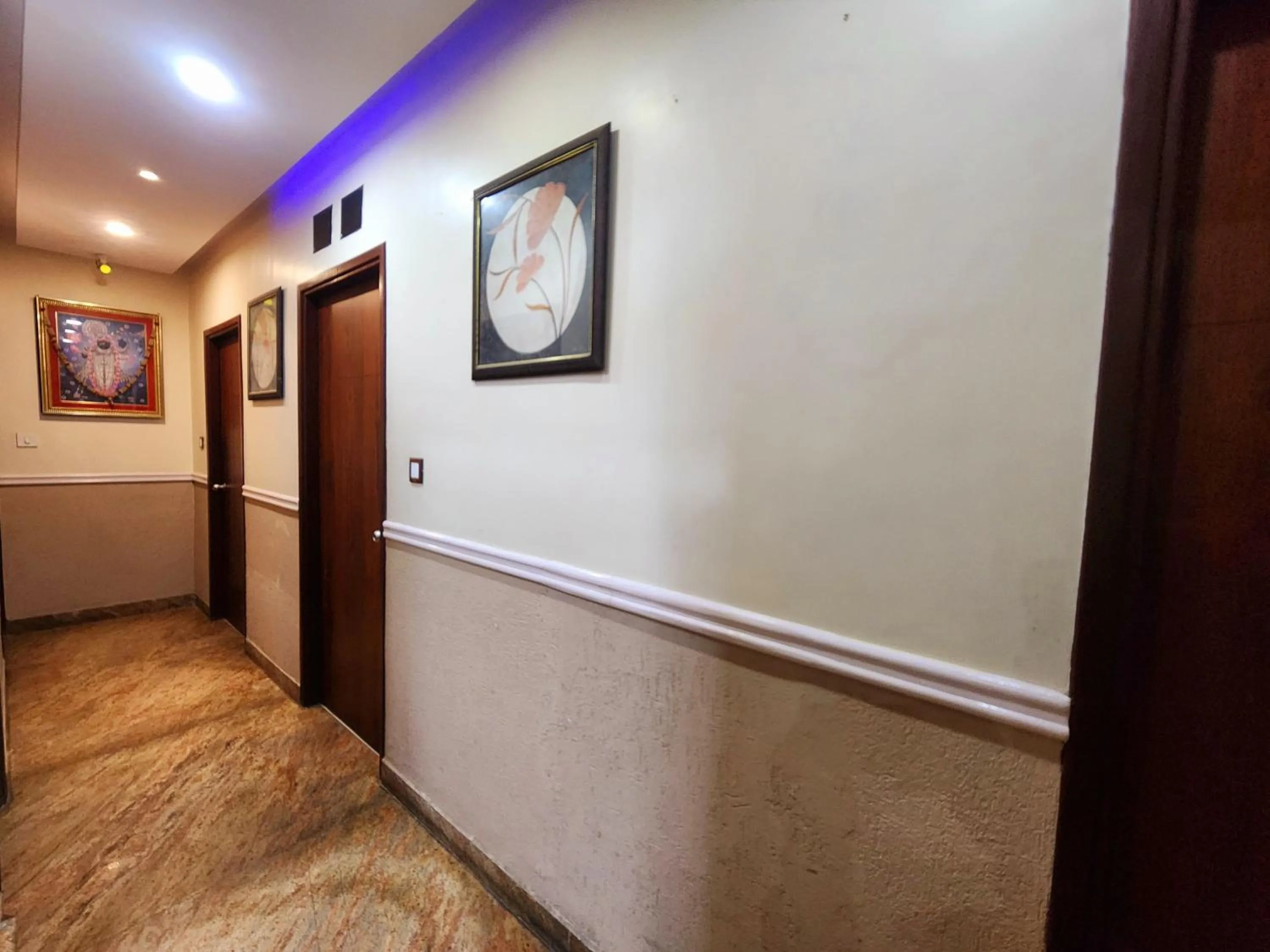 Lobby or reception in Bhammar's Inn - A Pure Veg